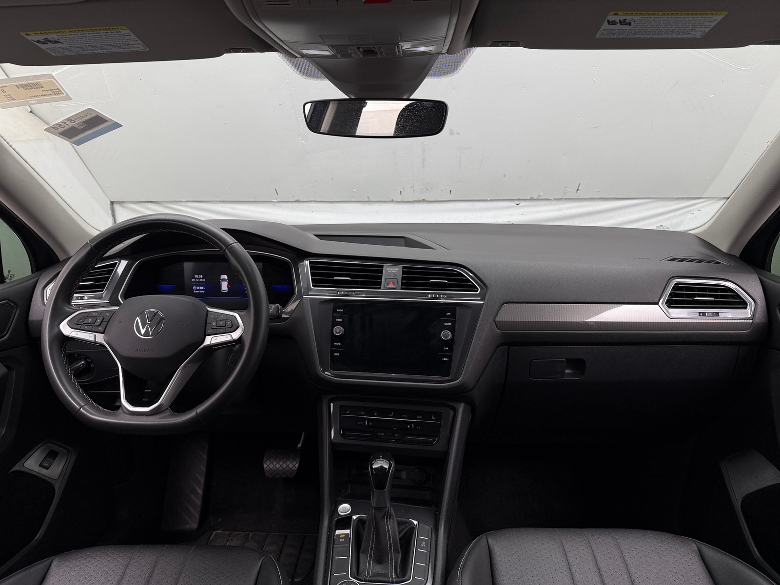 Thumbnail: 2022 Volkswagen Tiguan - 3