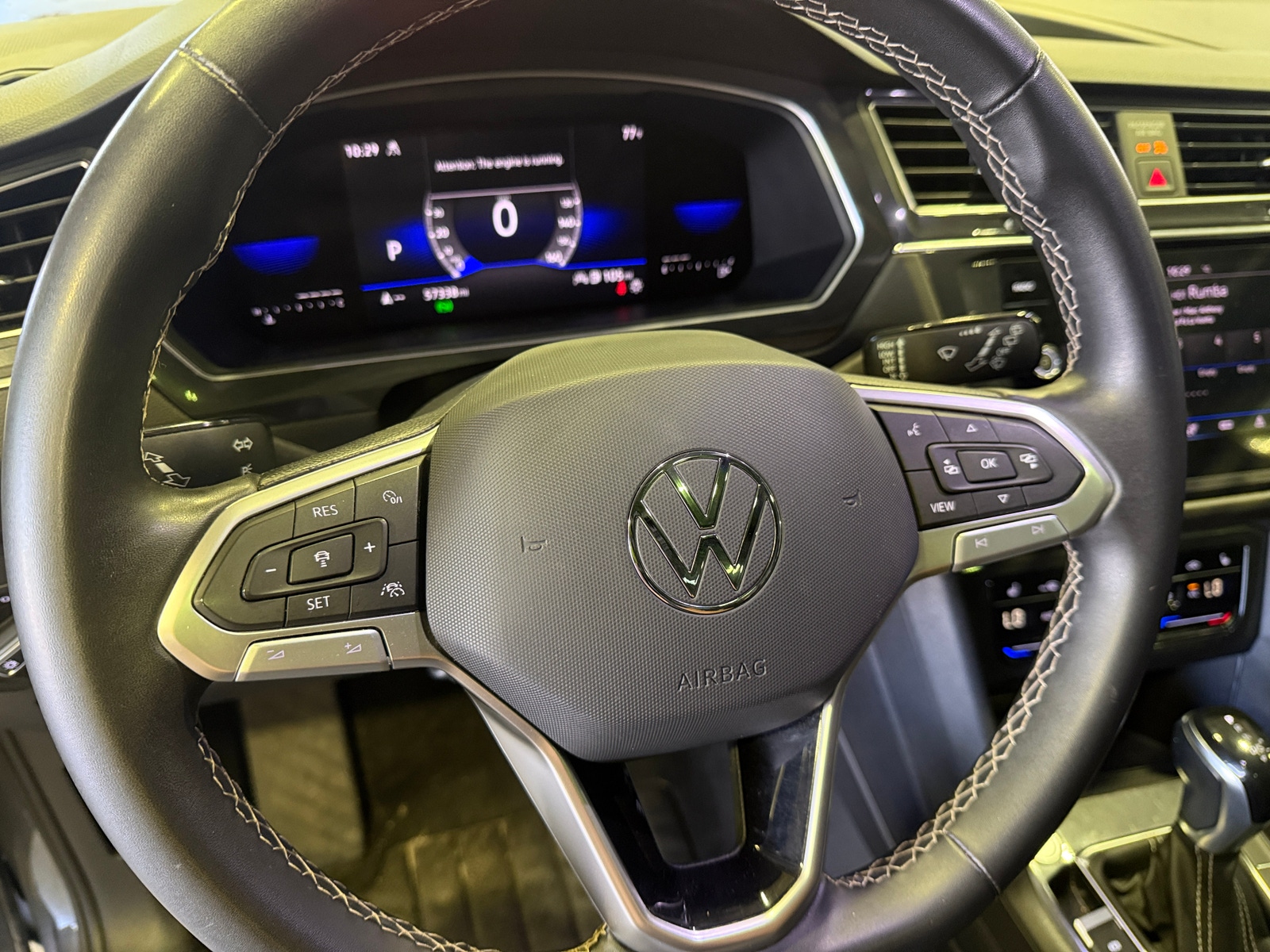 Thumbnail: 2022 Volkswagen Tiguan - 5