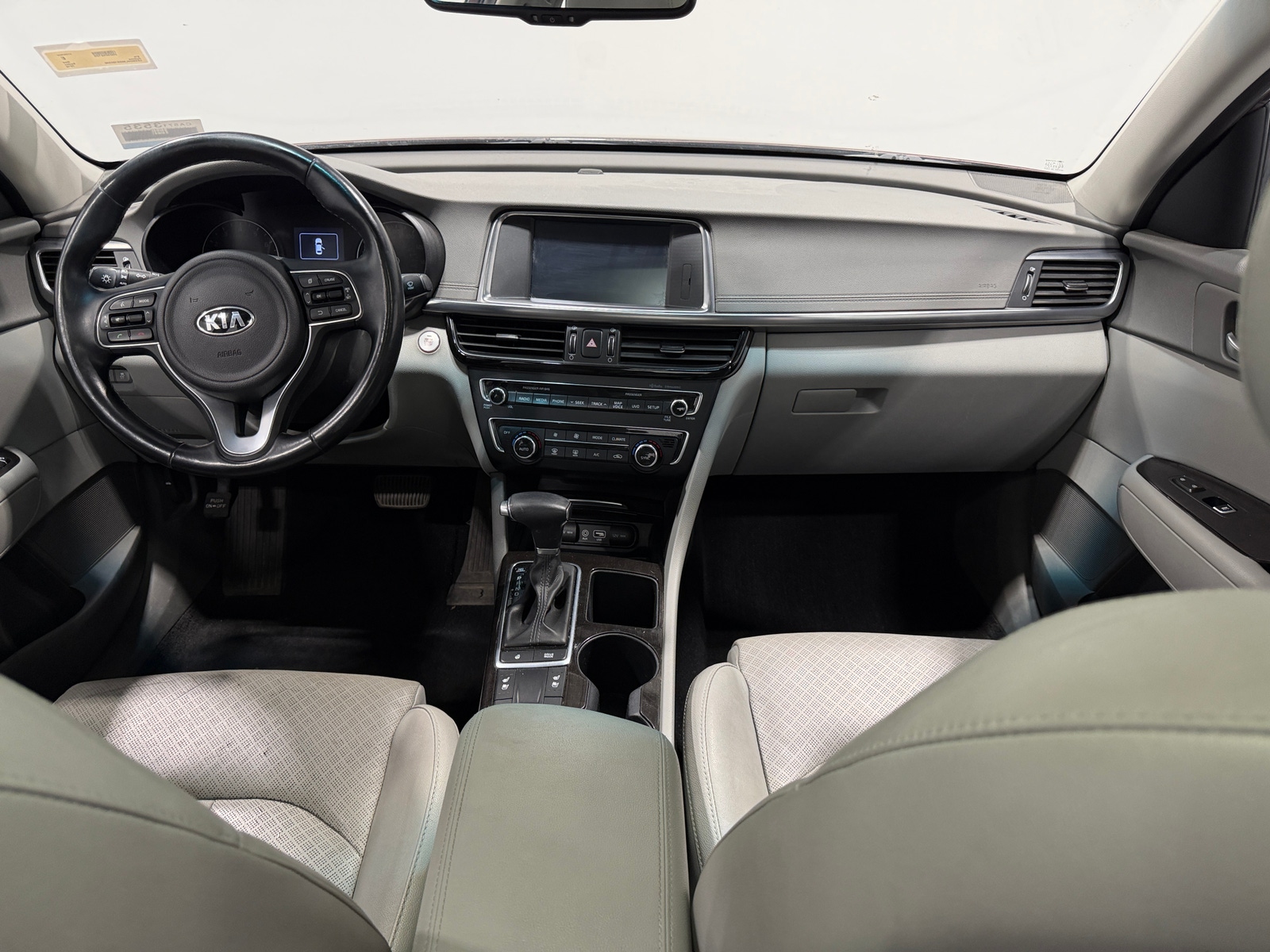 Thumbnail: 2016 Kia Optima - 2