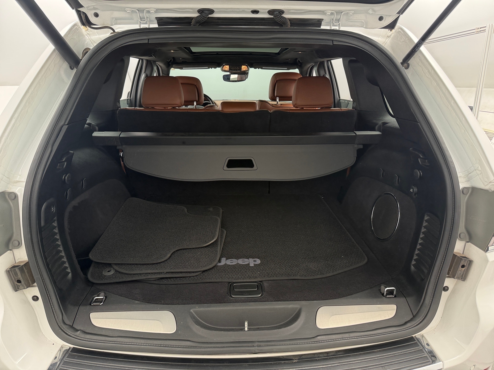 Thumbnail: 2019 Jeep Grand Cherokee - 6