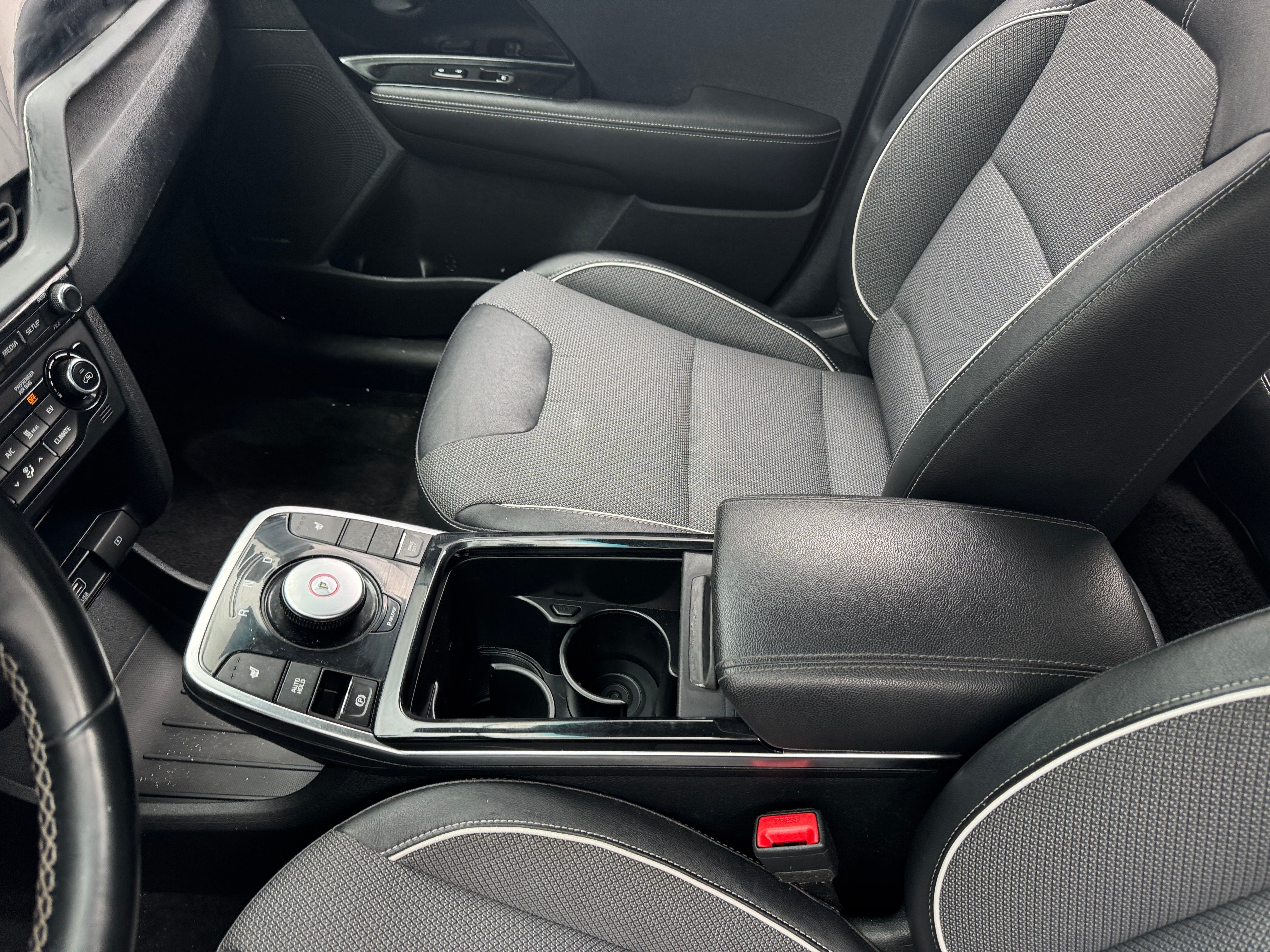 2022 Kia Niro EX - Photo 6
