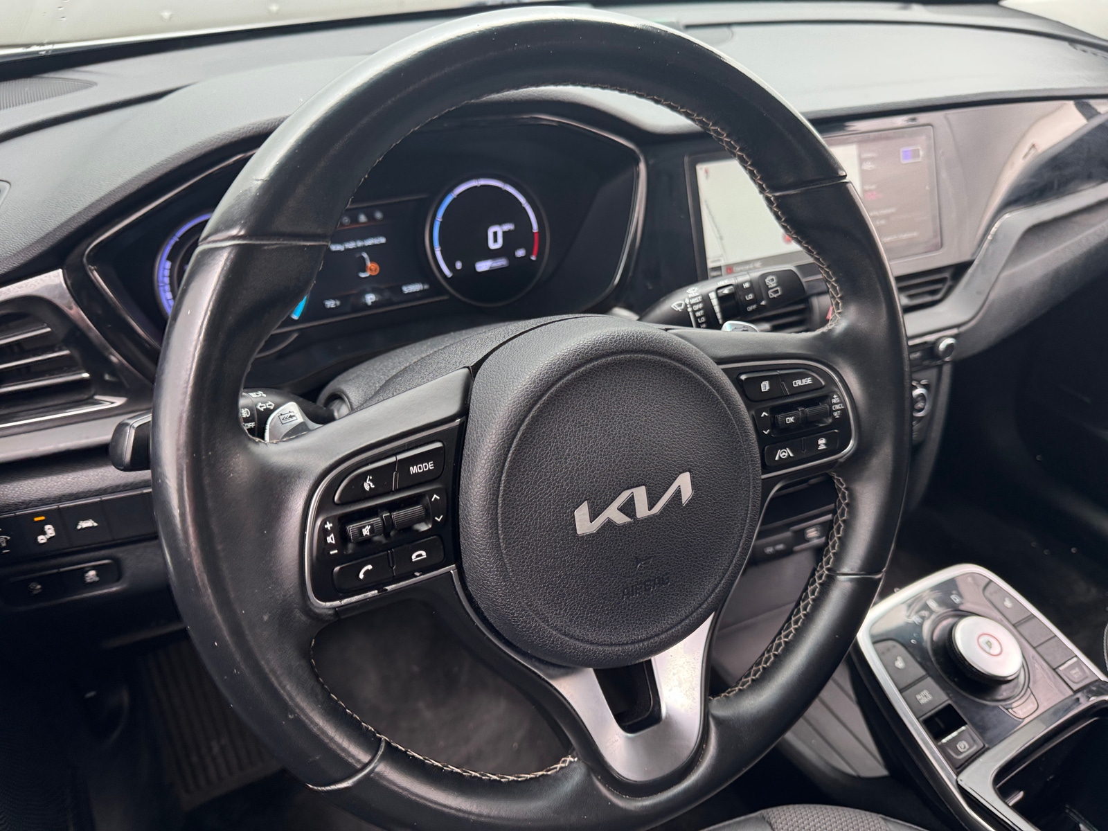 Thumbnail: 2022 Kia Niro - 4