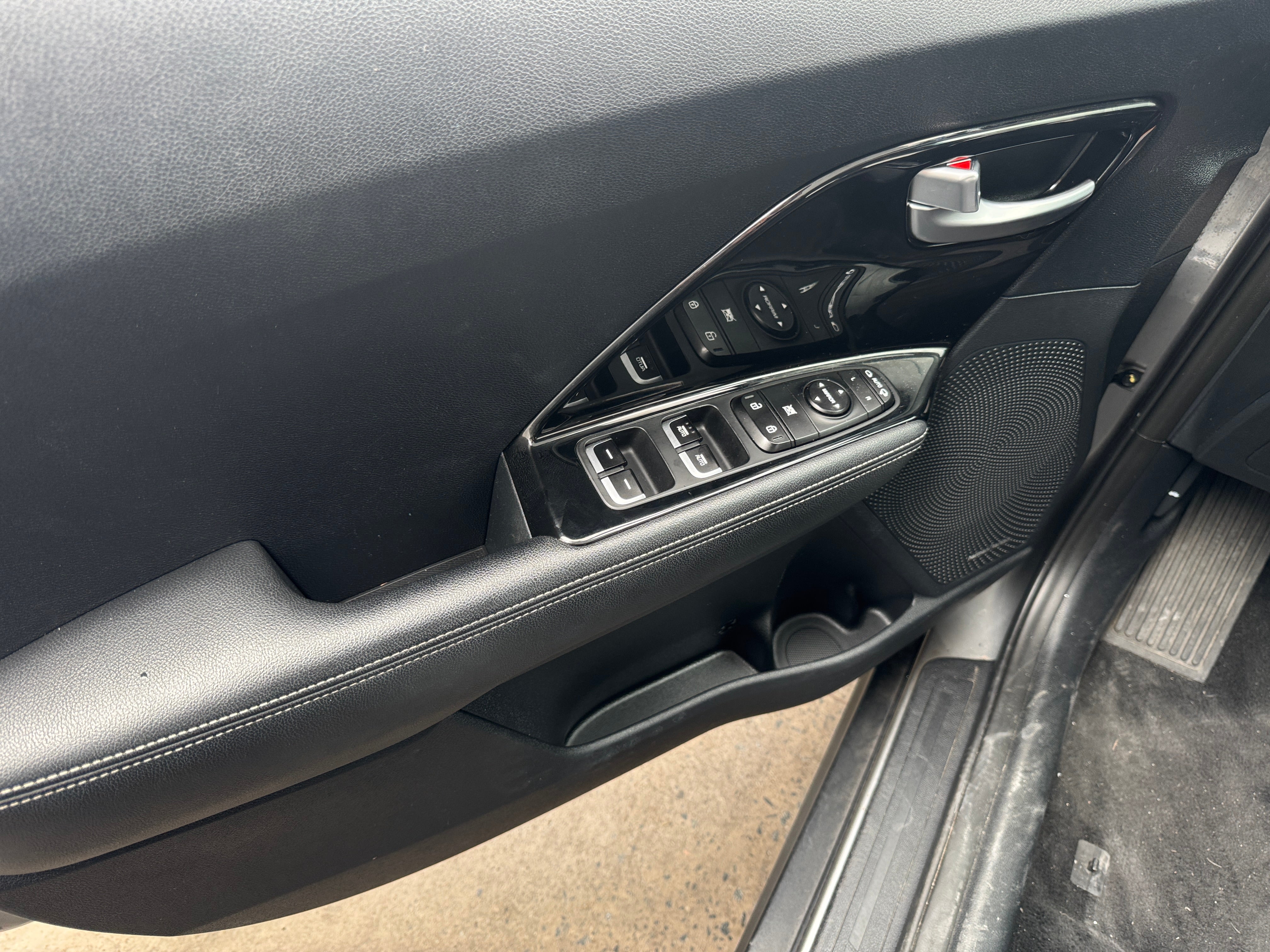 2022 Kia Niro EX - Photo 8