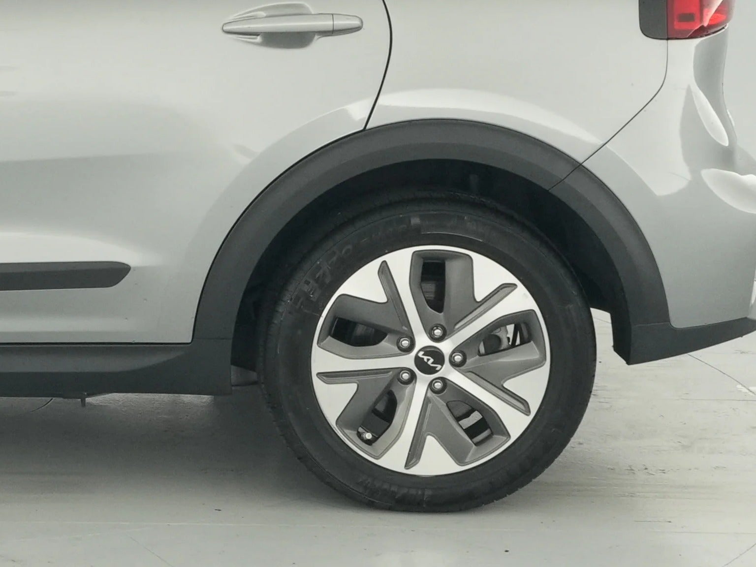 2022 Kia Niro EX - Photo 17