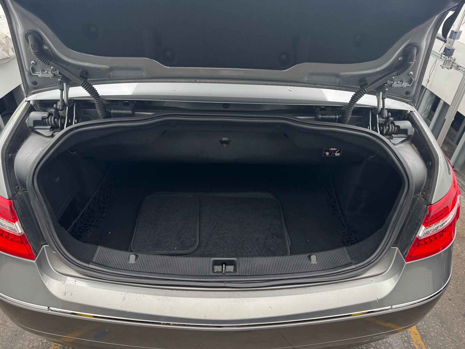 Thumbnail: 2012 Mercedes-Benz E-Class - 6