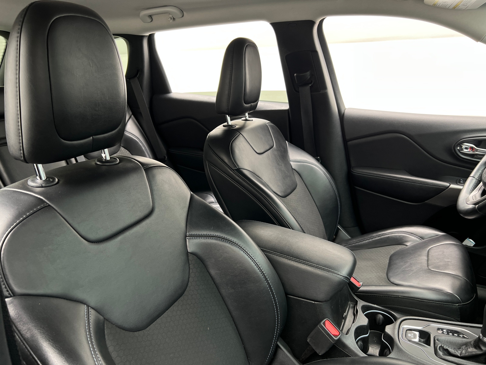 Thumbnail: 2019 Jeep Cherokee - 2