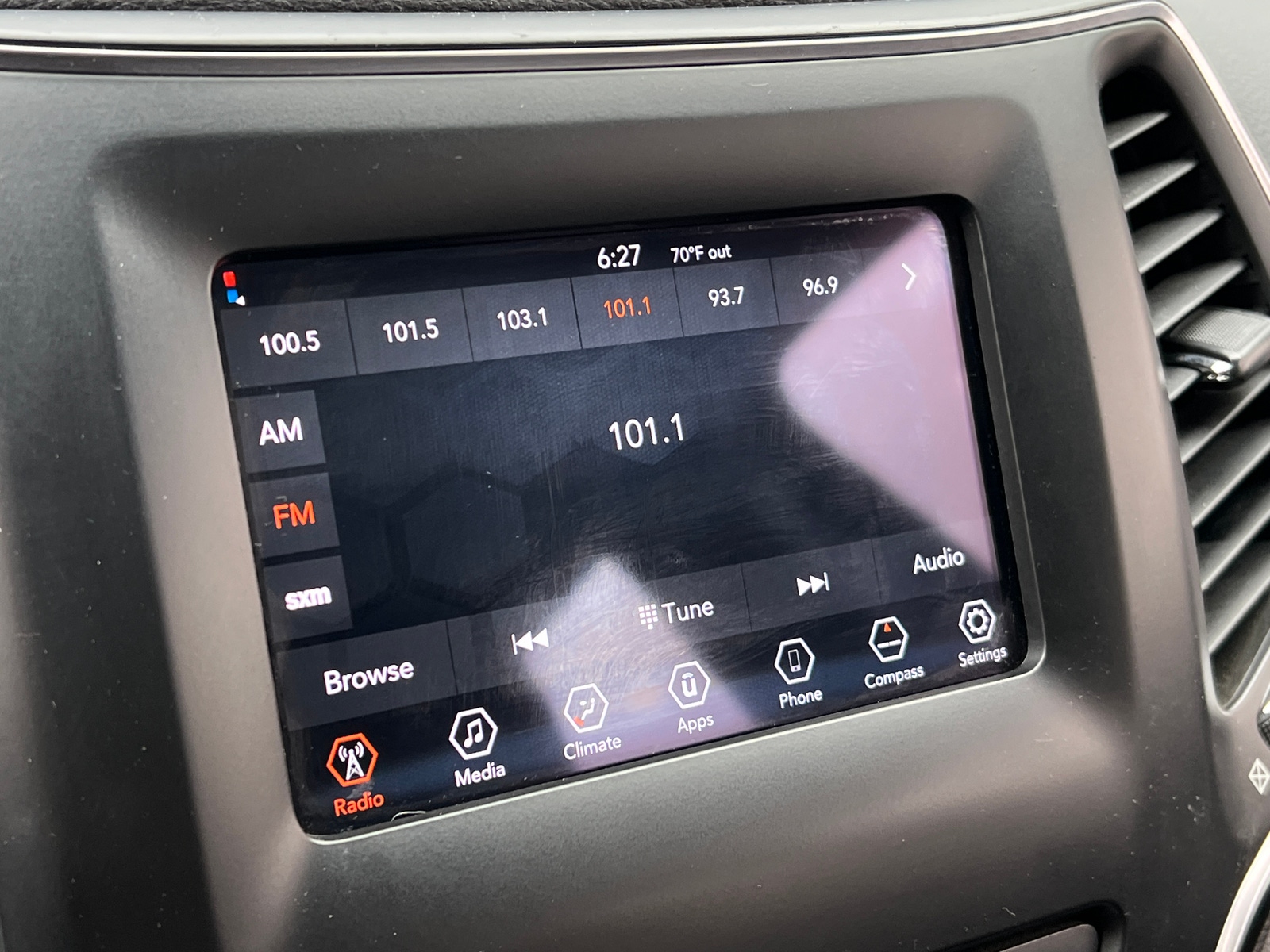Thumbnail: 2019 Jeep Cherokee - 4