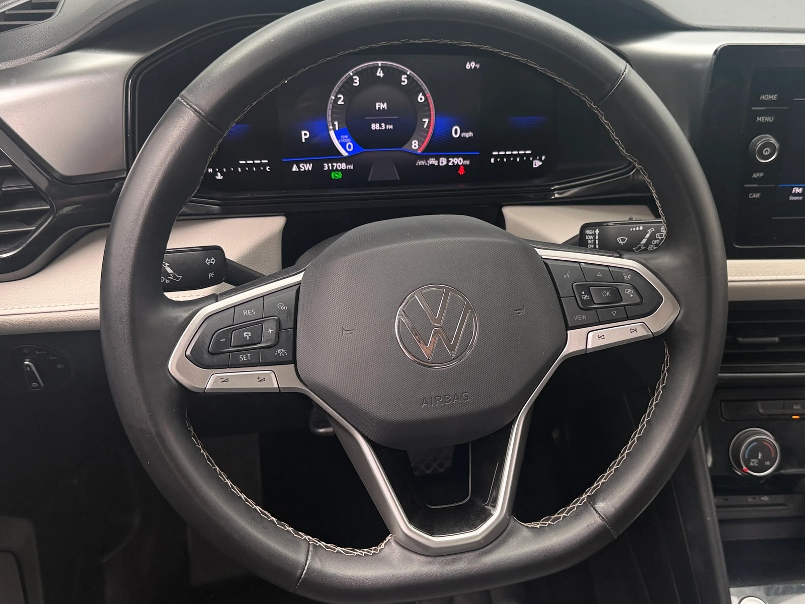 Thumbnail: 2025 Volkswagen Taos - 5