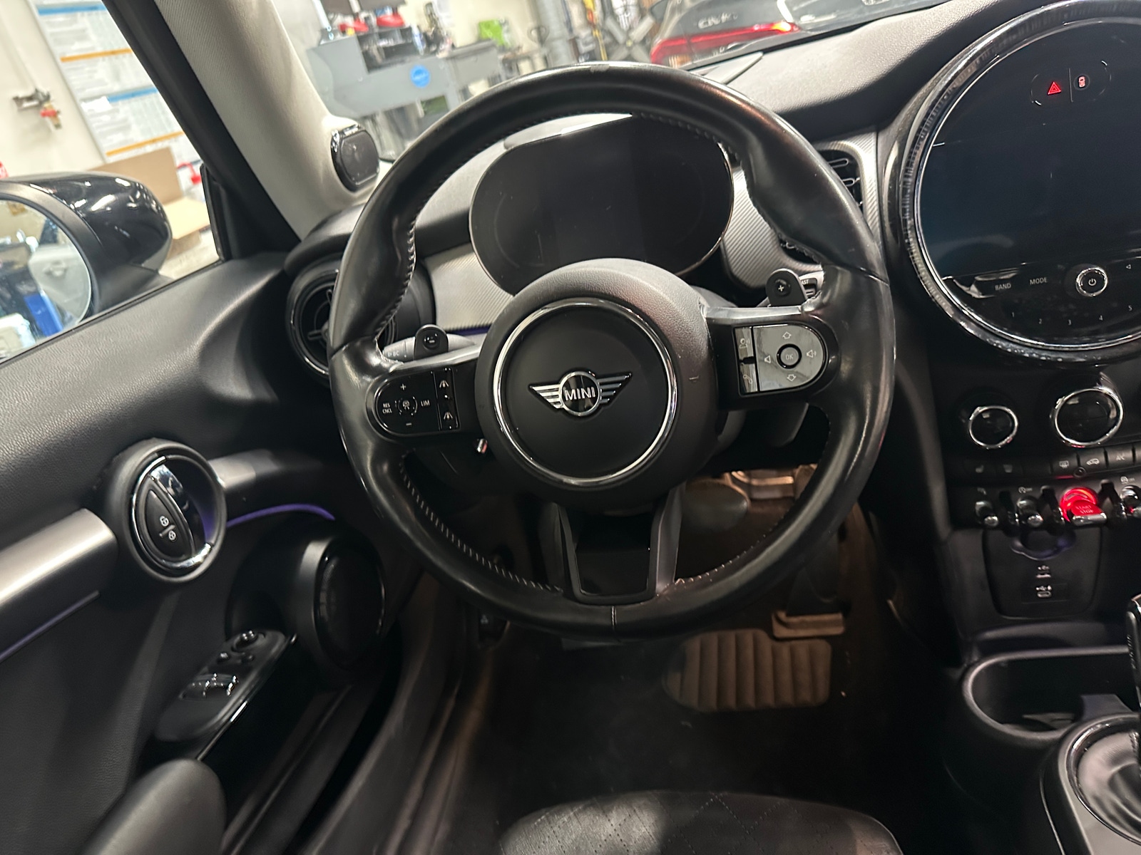 Thumbnail: 2022 MINI Cooper Hardtop - 4