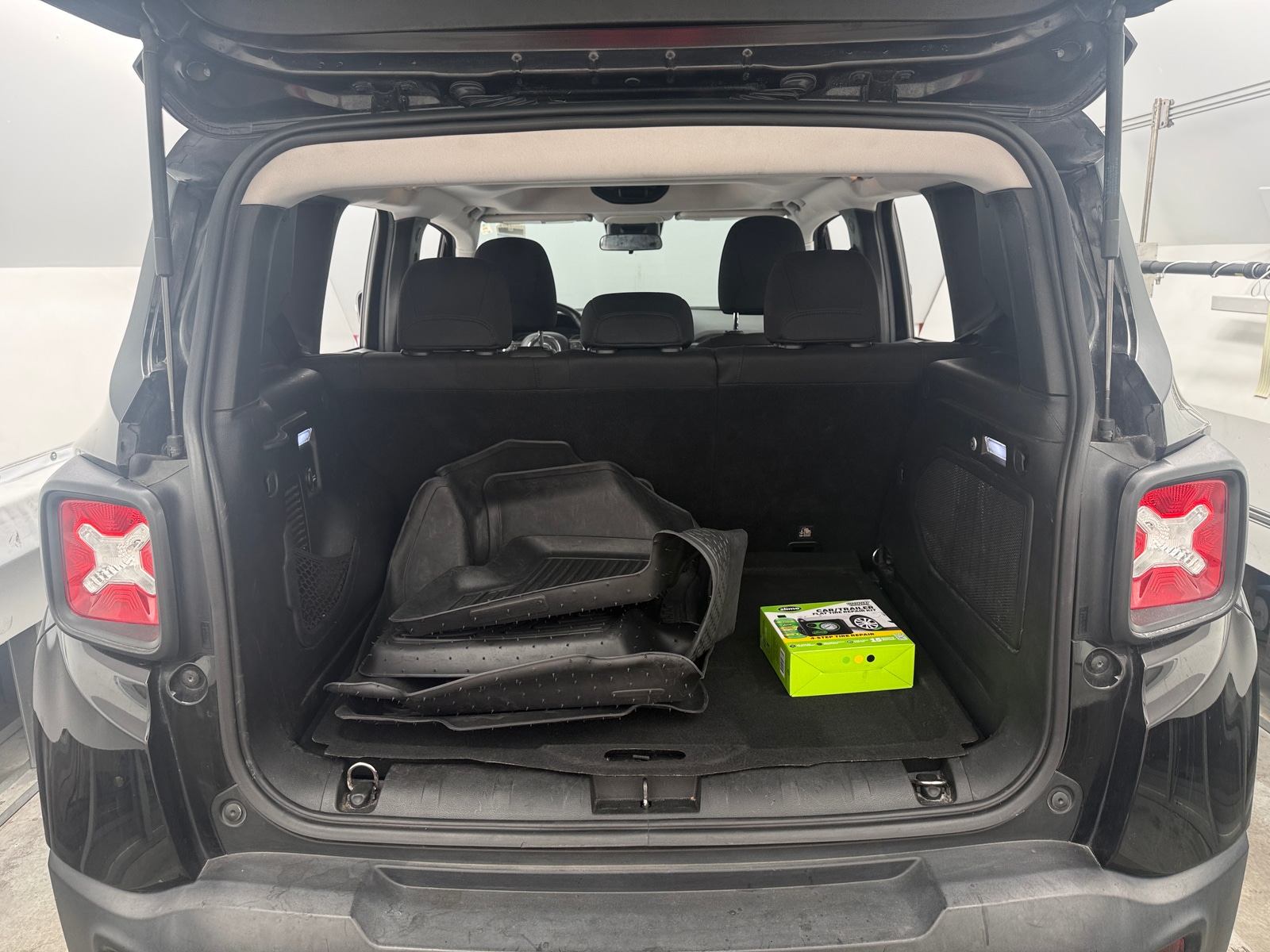 Thumbnail: 2016 Jeep Renegade - 7