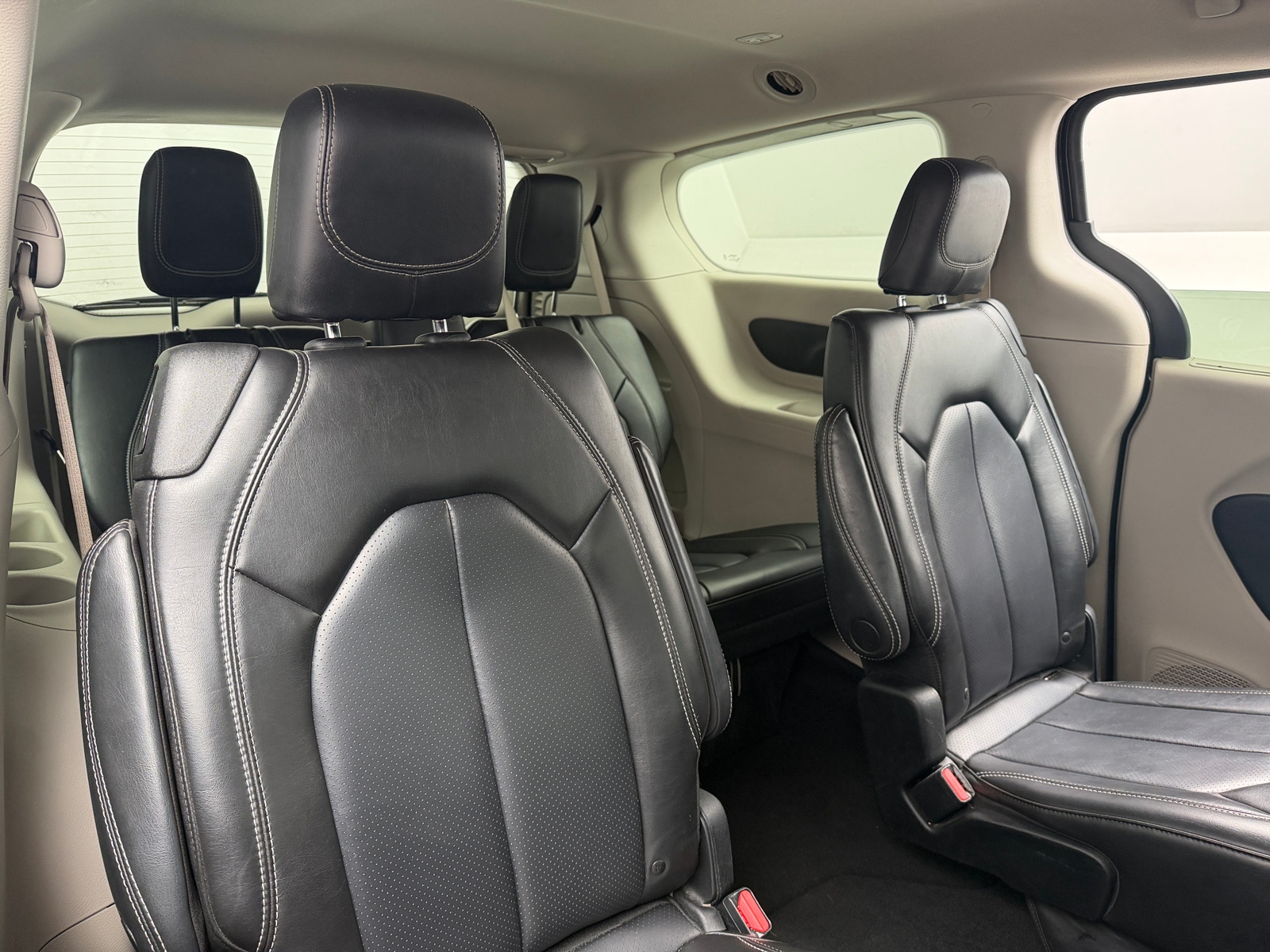 Thumbnail: 2023 Chrysler Pacifica - 5