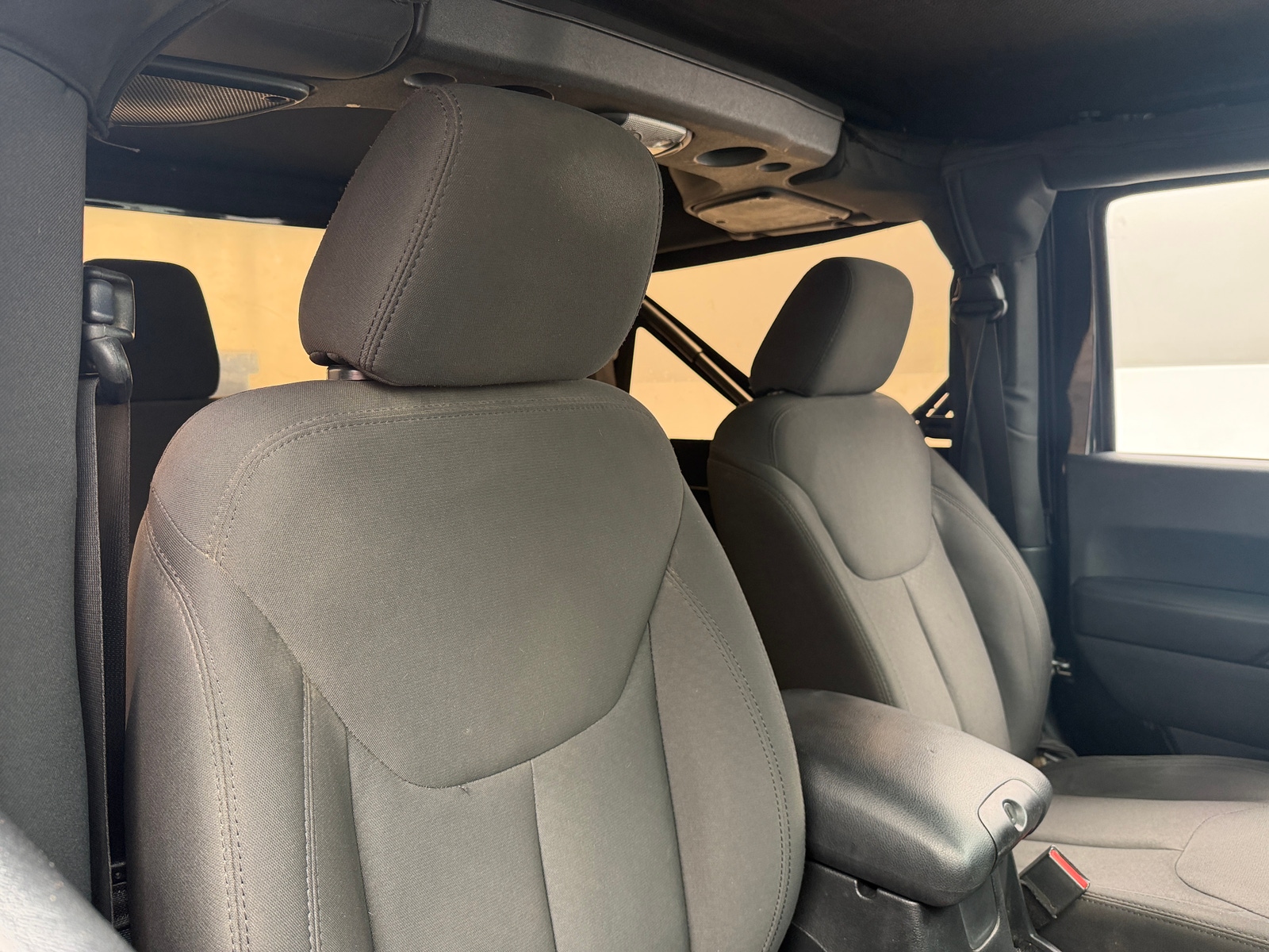 Thumbnail: 2016 Jeep Wrangler - 2
