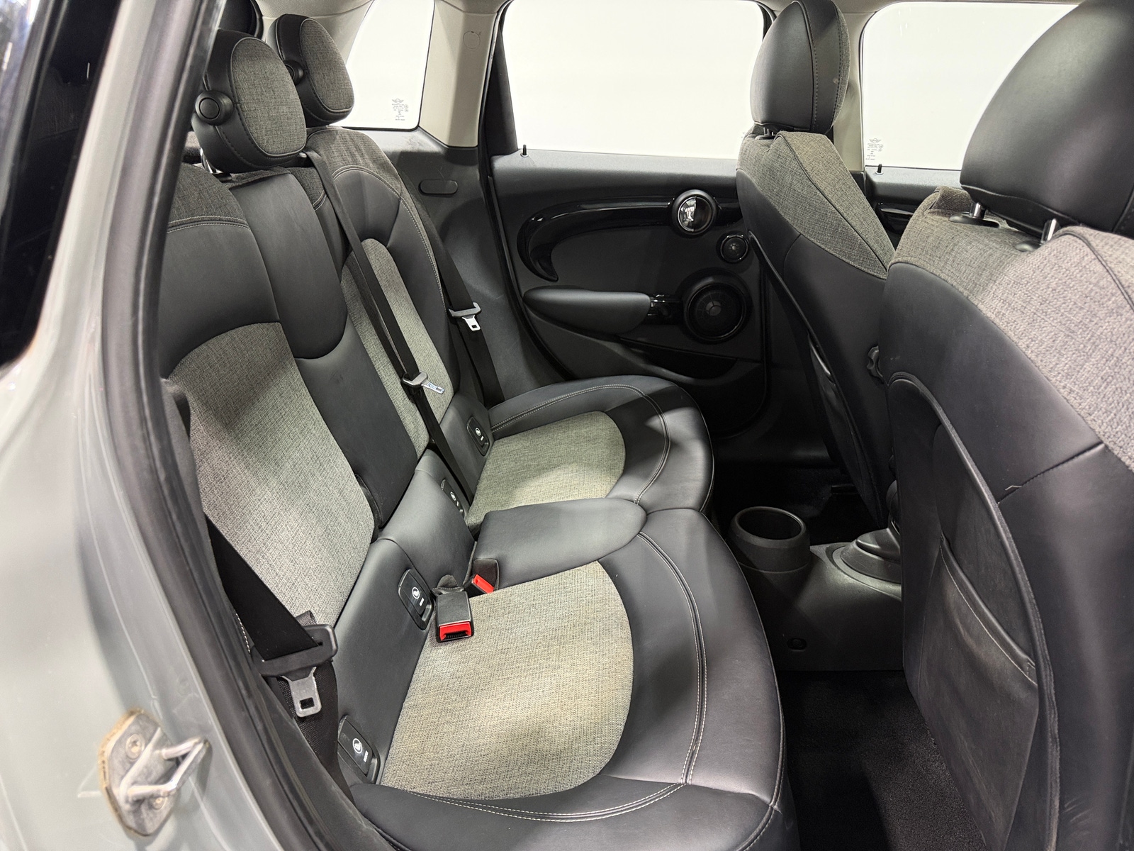 Thumbnail: 2017 MINI Cooper Hardtop - 6