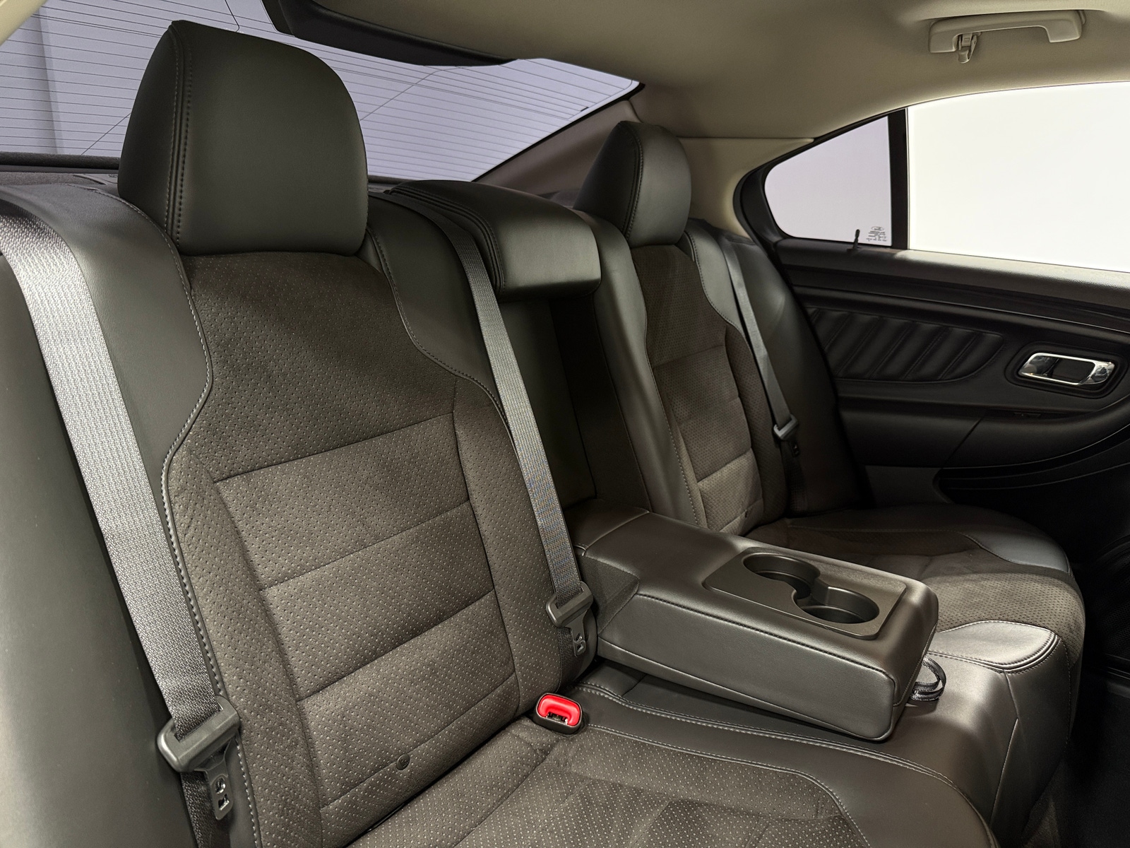 Thumbnail: 2011 Ford Taurus - 5