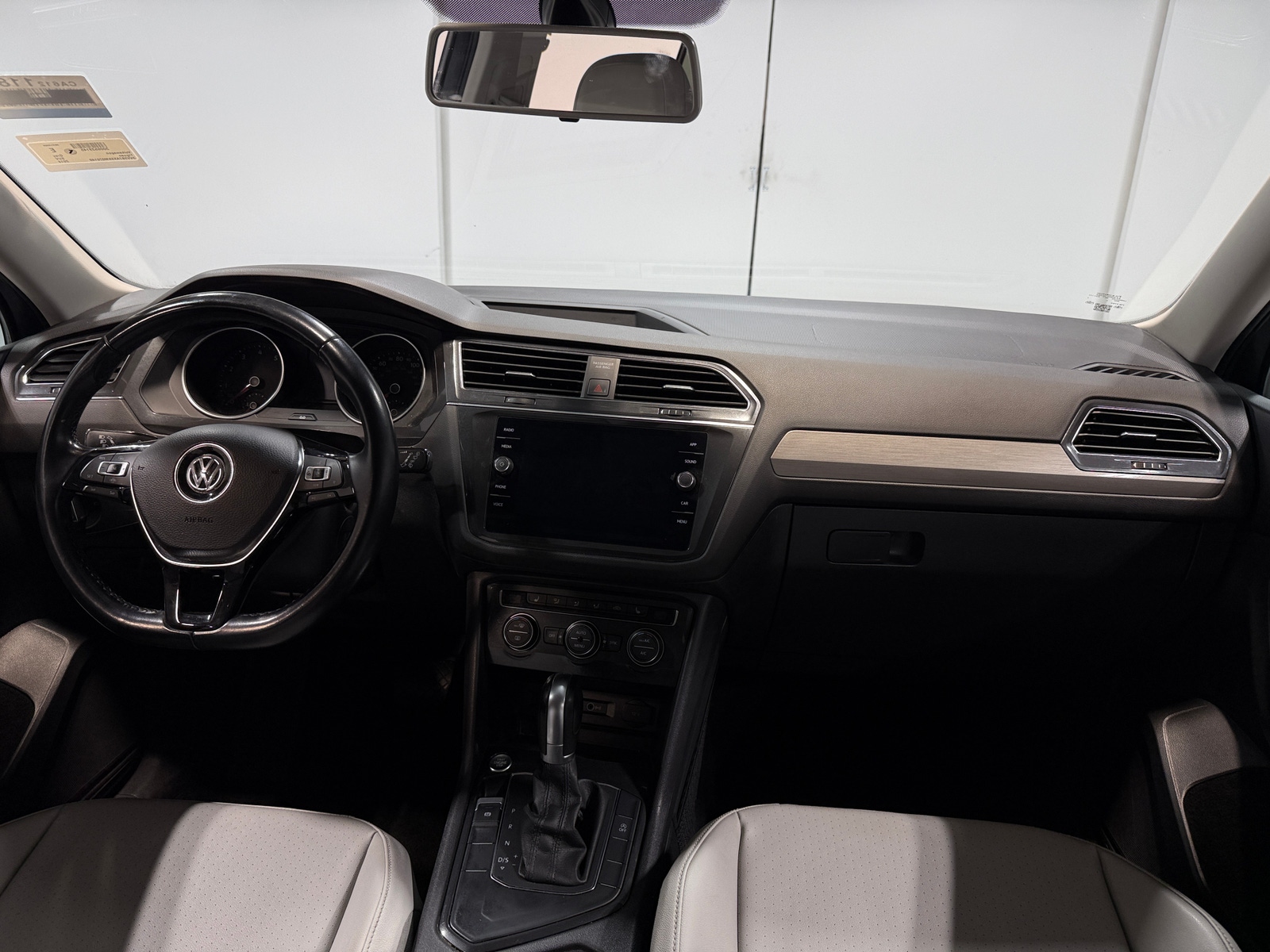 Thumbnail: 2019 Volkswagen Tiguan - 2