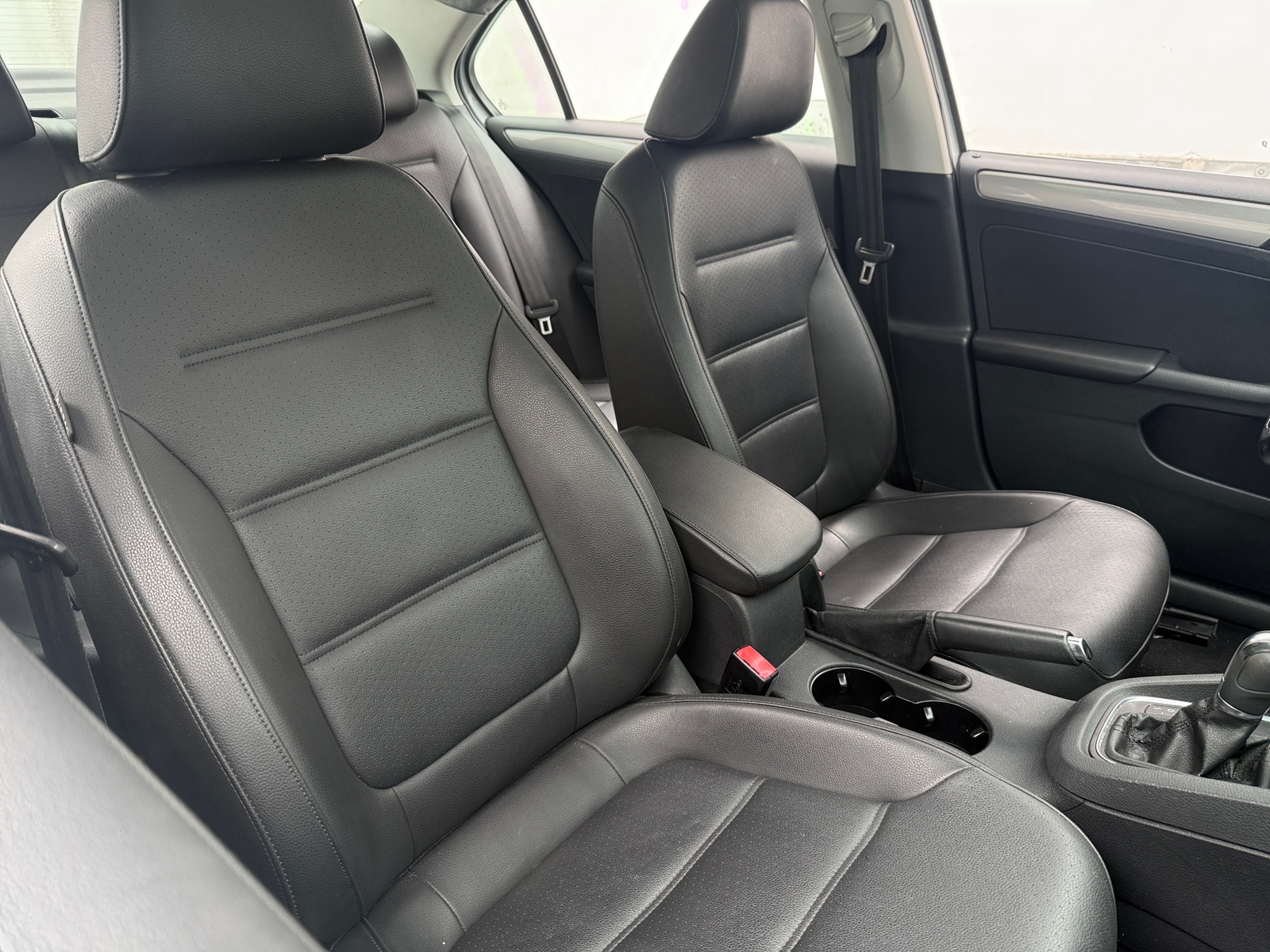 Thumbnail: 2017 Volkswagen Jetta - 2
