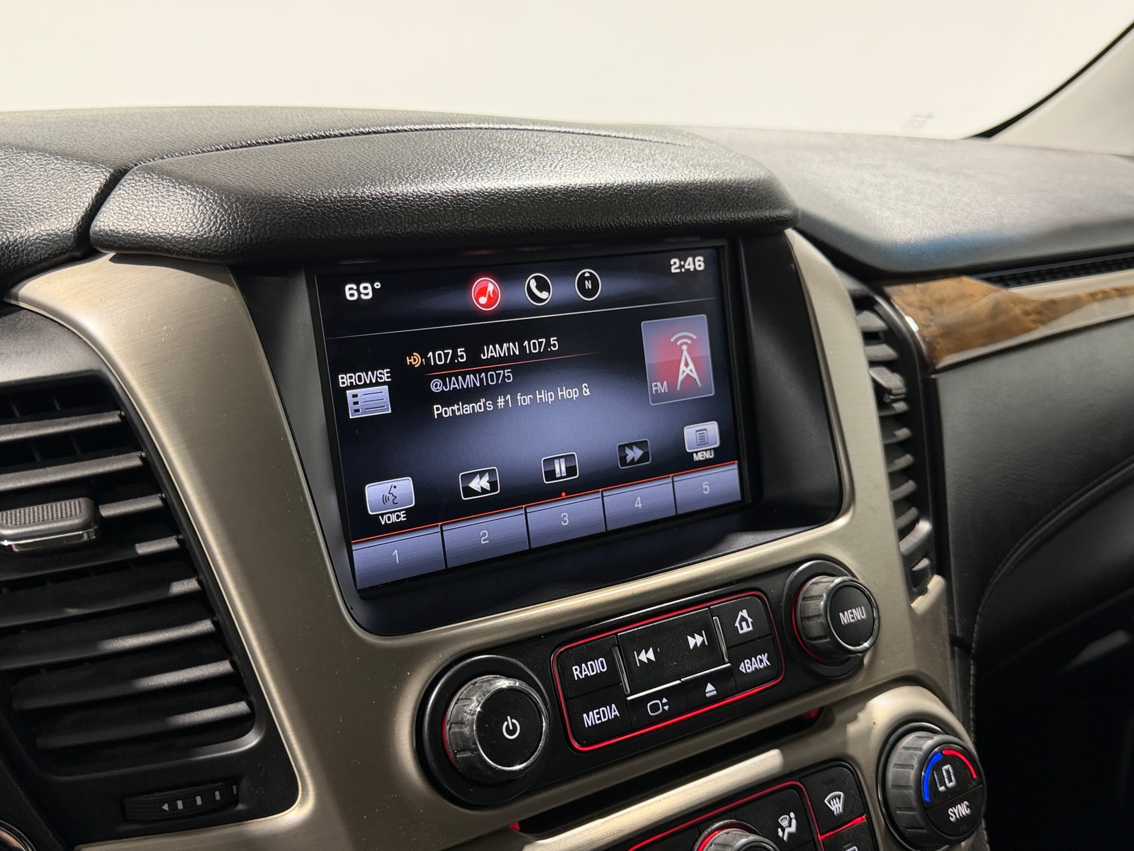 Thumbnail: 2015 GMC Yukon - 3