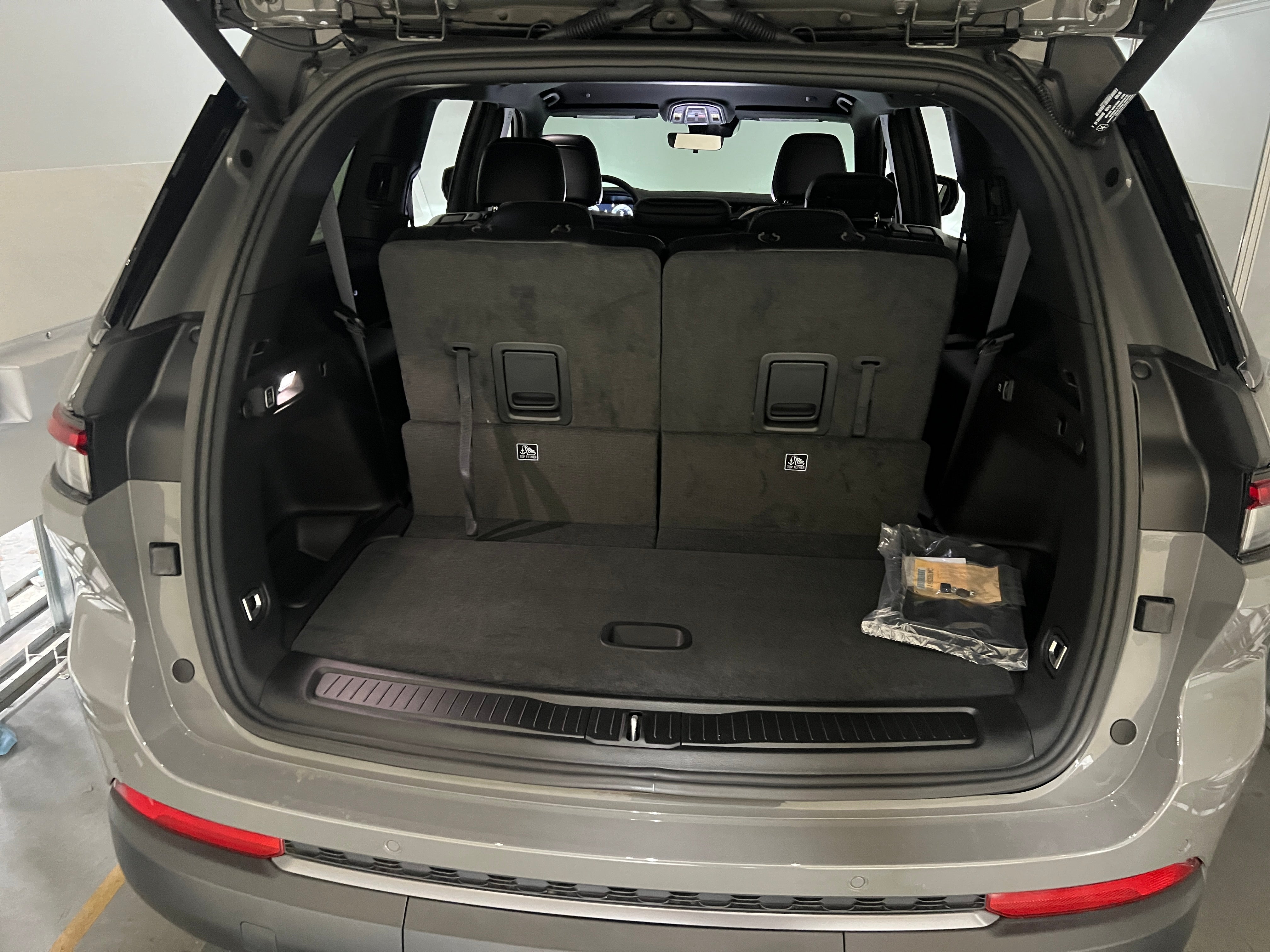 2027 Jeep Grand Cherokee L