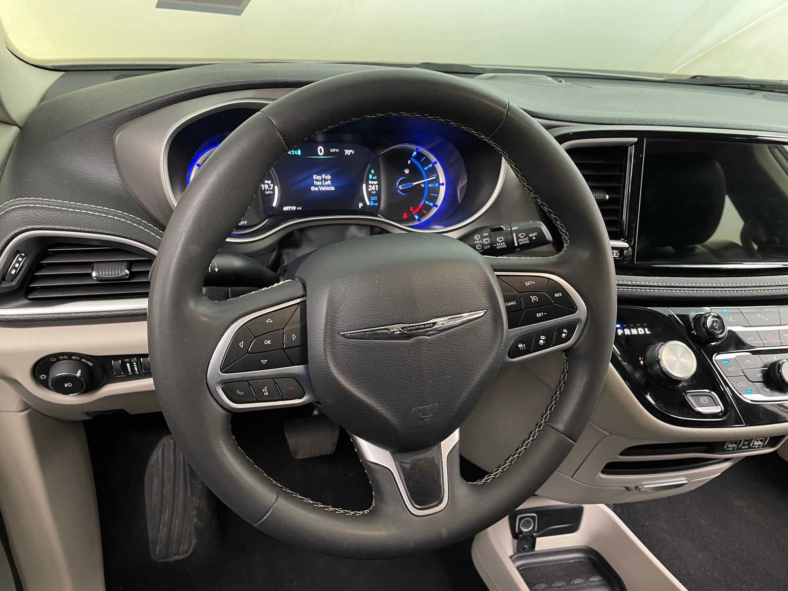 Thumbnail: 2024 Chrysler Pacifica - 4