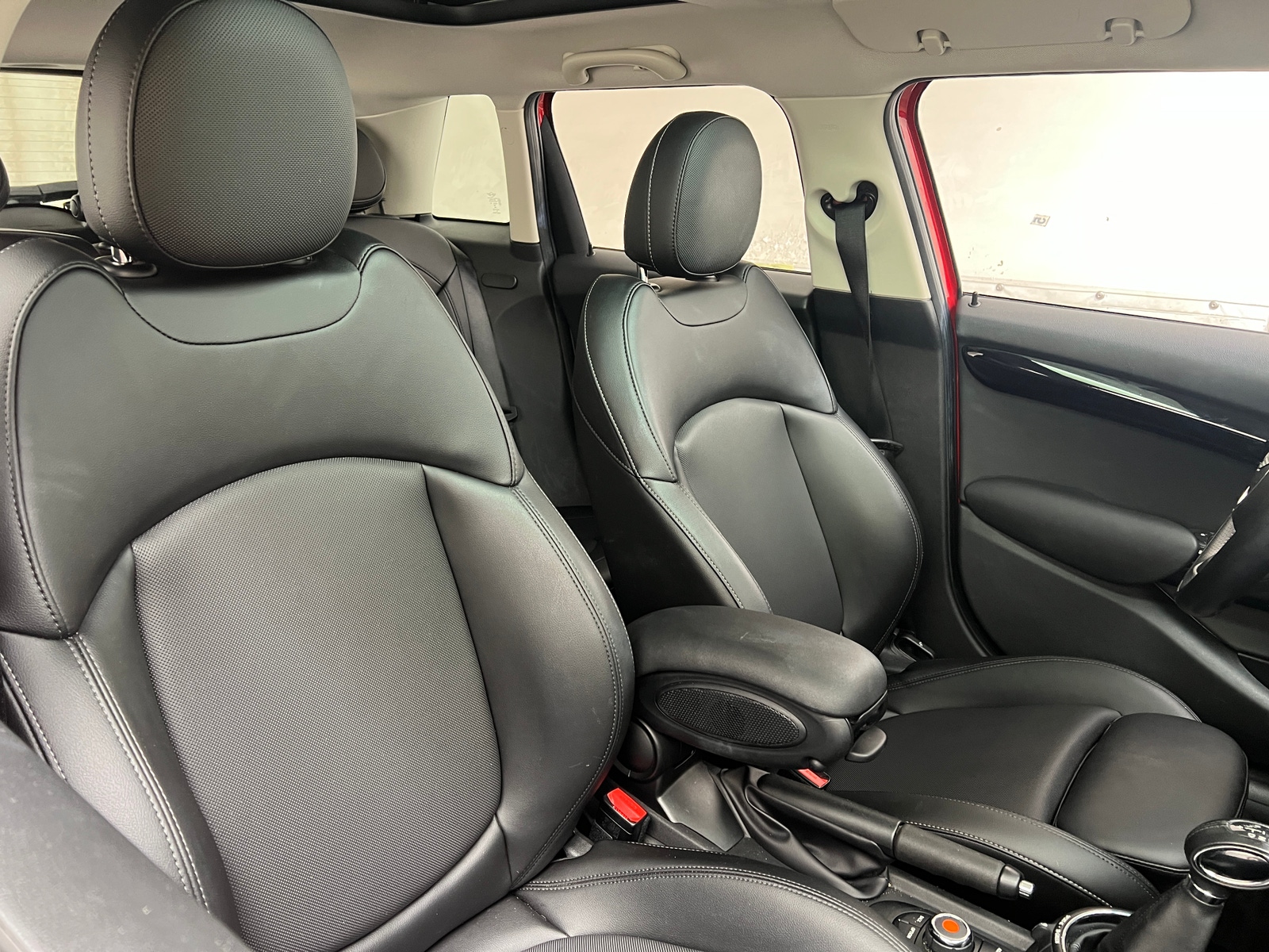 Thumbnail: 2016 MINI Cooper Hardtop - 2