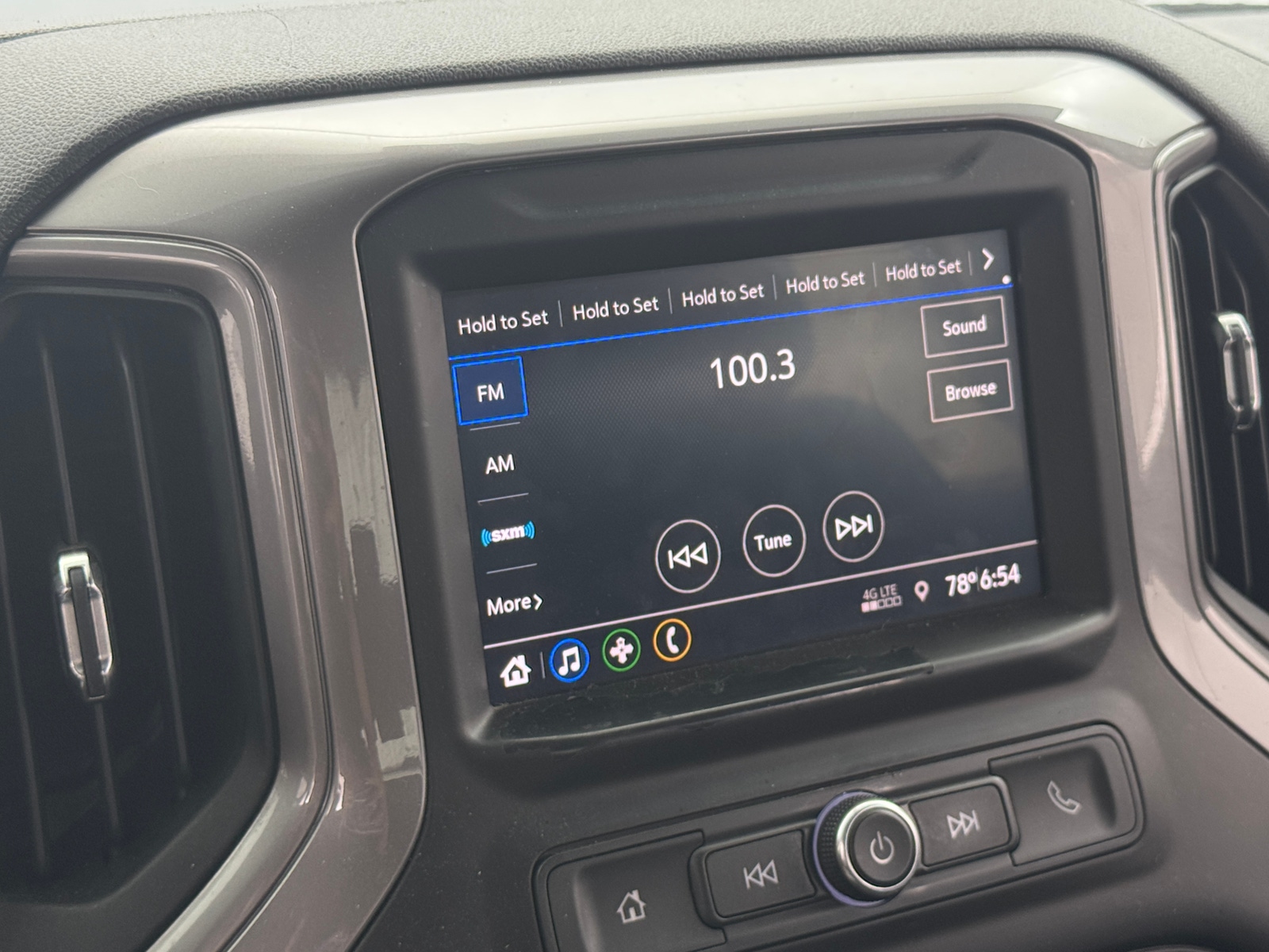 Thumbnail: 2020 Chevrolet Silverado 1500 - 4