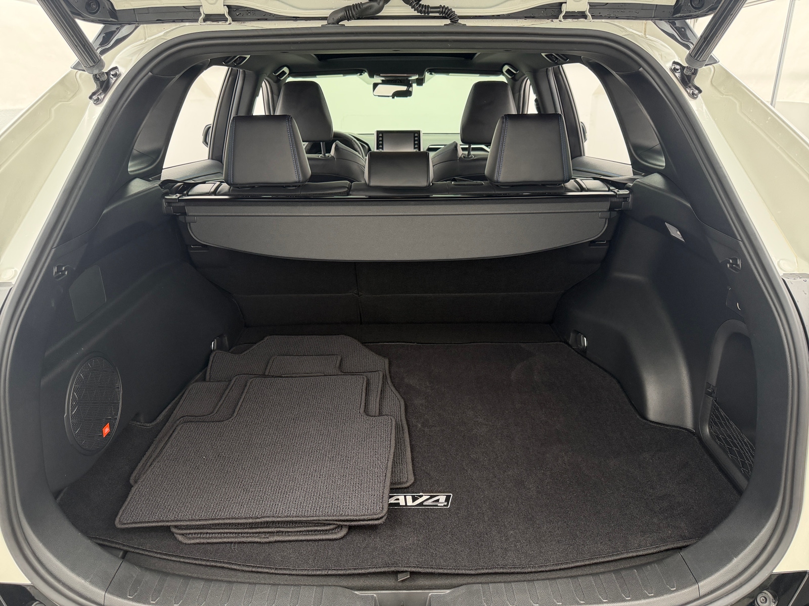 Thumbnail: 2019 Toyota RAV4 - 7