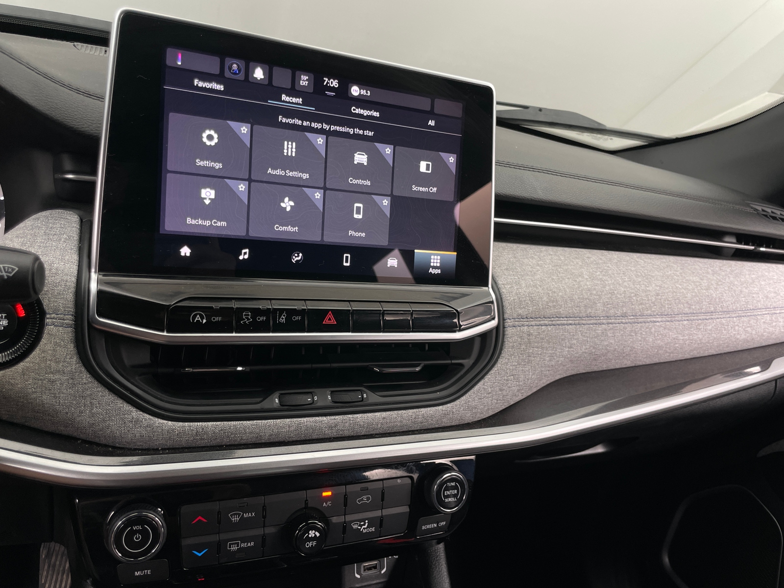 Thumbnail: 2023 Jeep Compass - 4