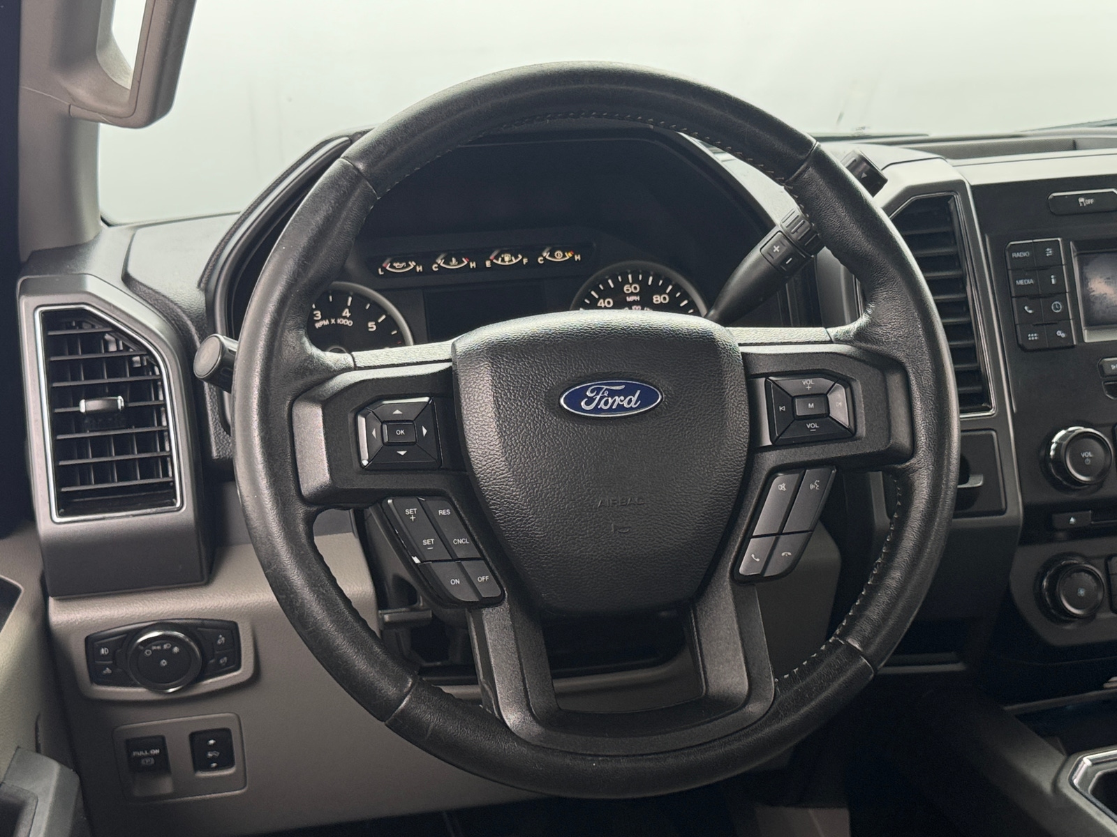 Thumbnail: 2018 Ford Econoline - 5
