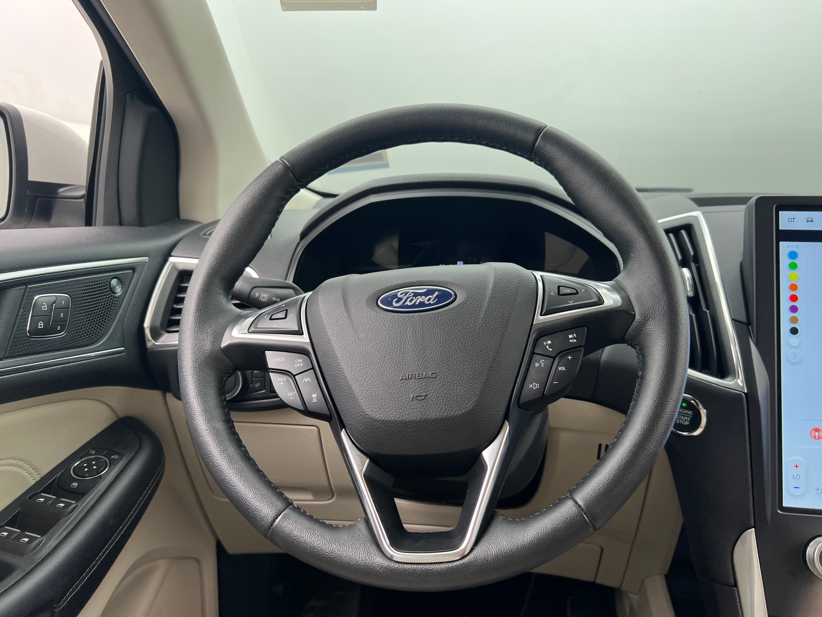 Thumbnail: 2022 Ford Edge - 4