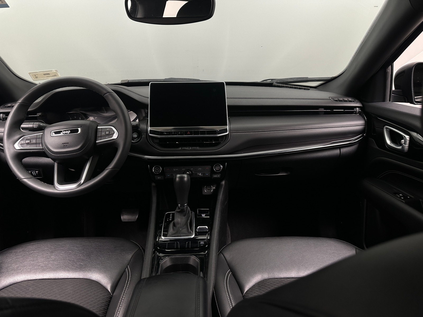 Thumbnail: 2023 Jeep Compass - 3