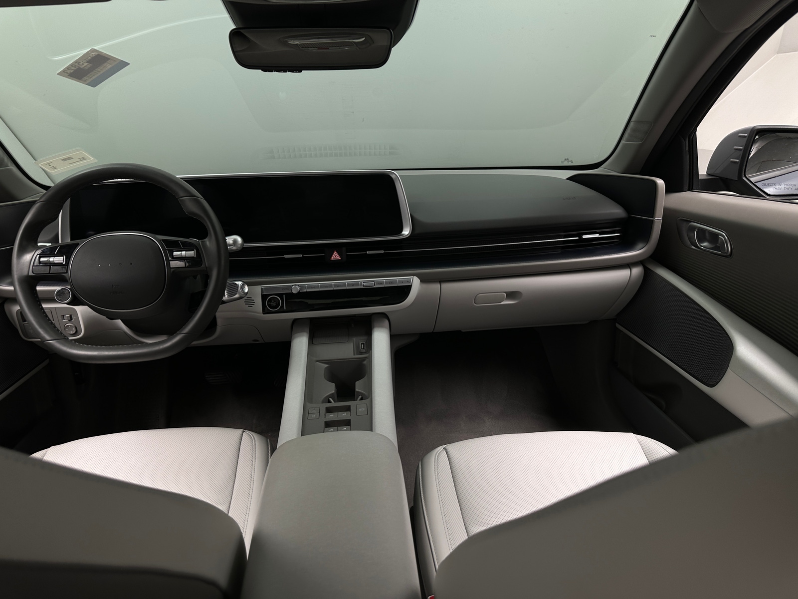 Thumbnail: 2023 Hyundai Ioniq 6 - 2