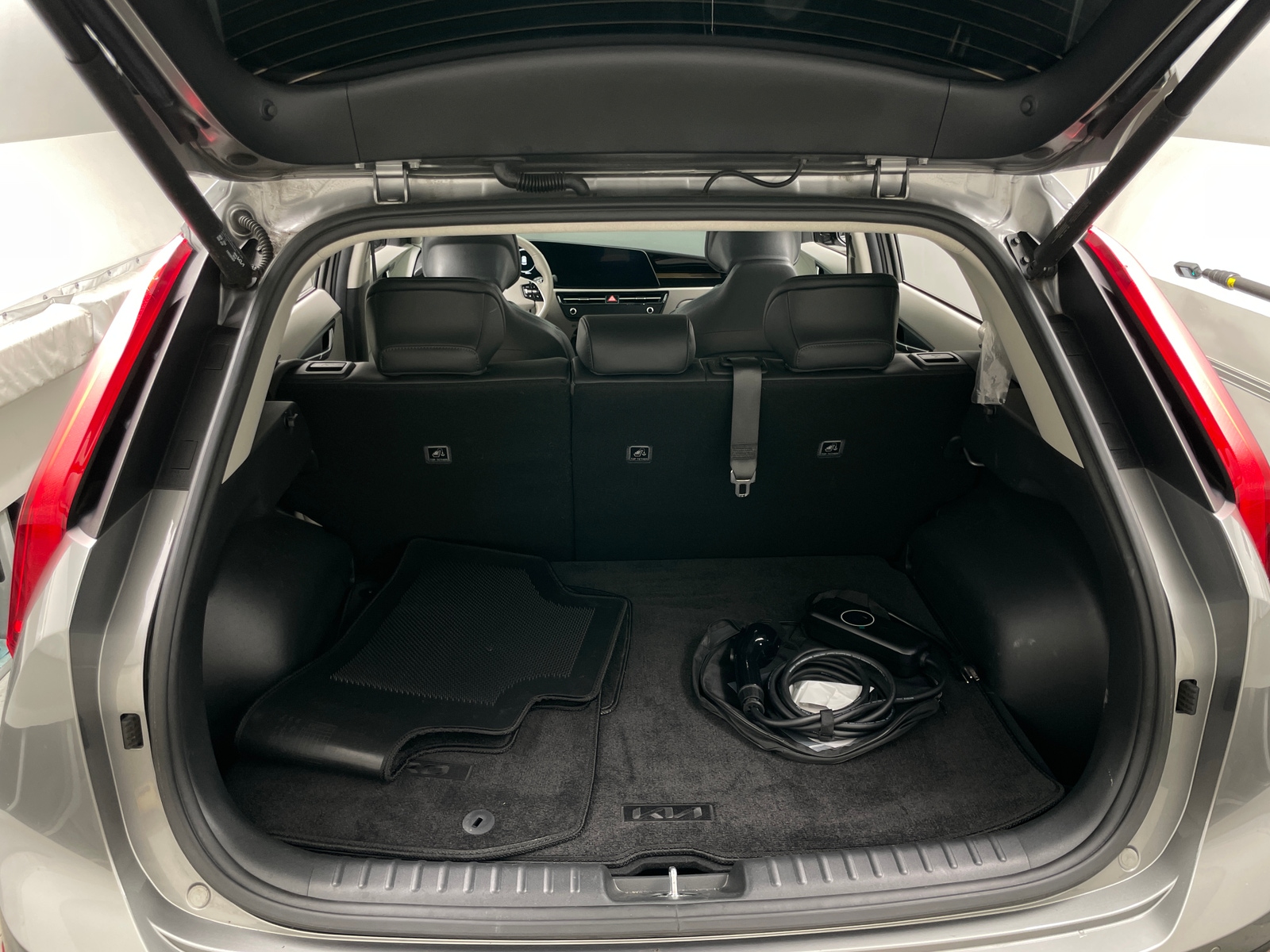 Thumbnail: 2023 Kia Niro - 6