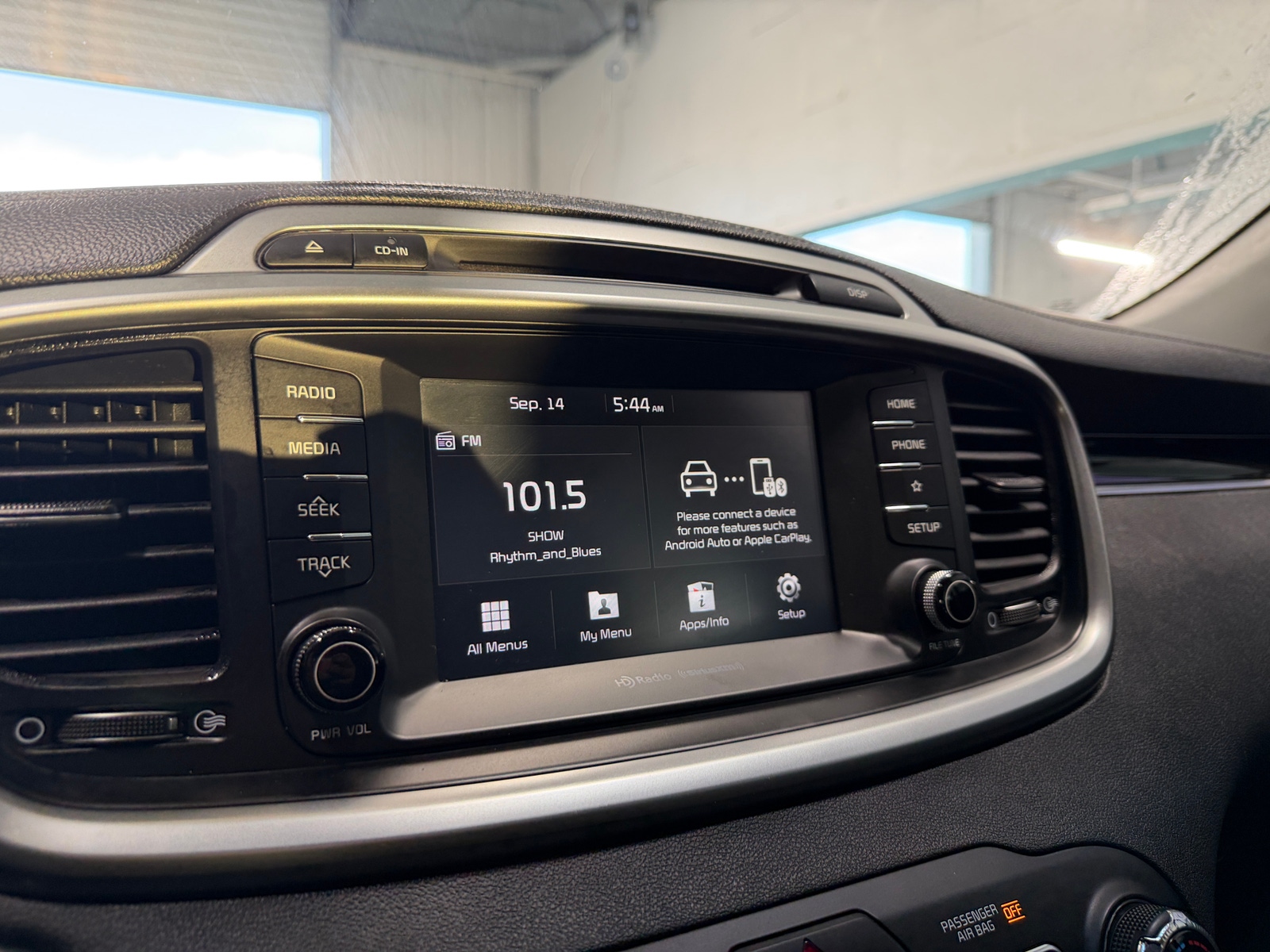 Thumbnail: 2019 Kia Sorento - 3