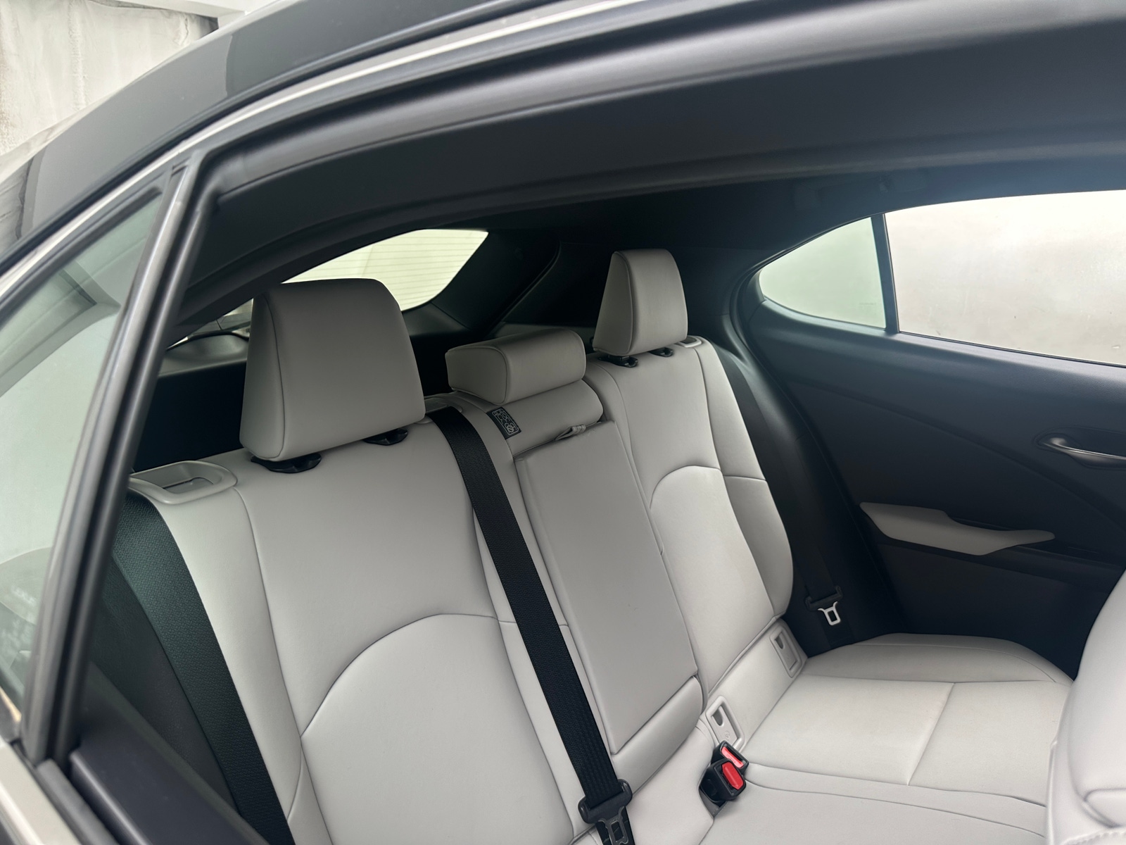 Thumbnail: 2024 Lexus UX - 6