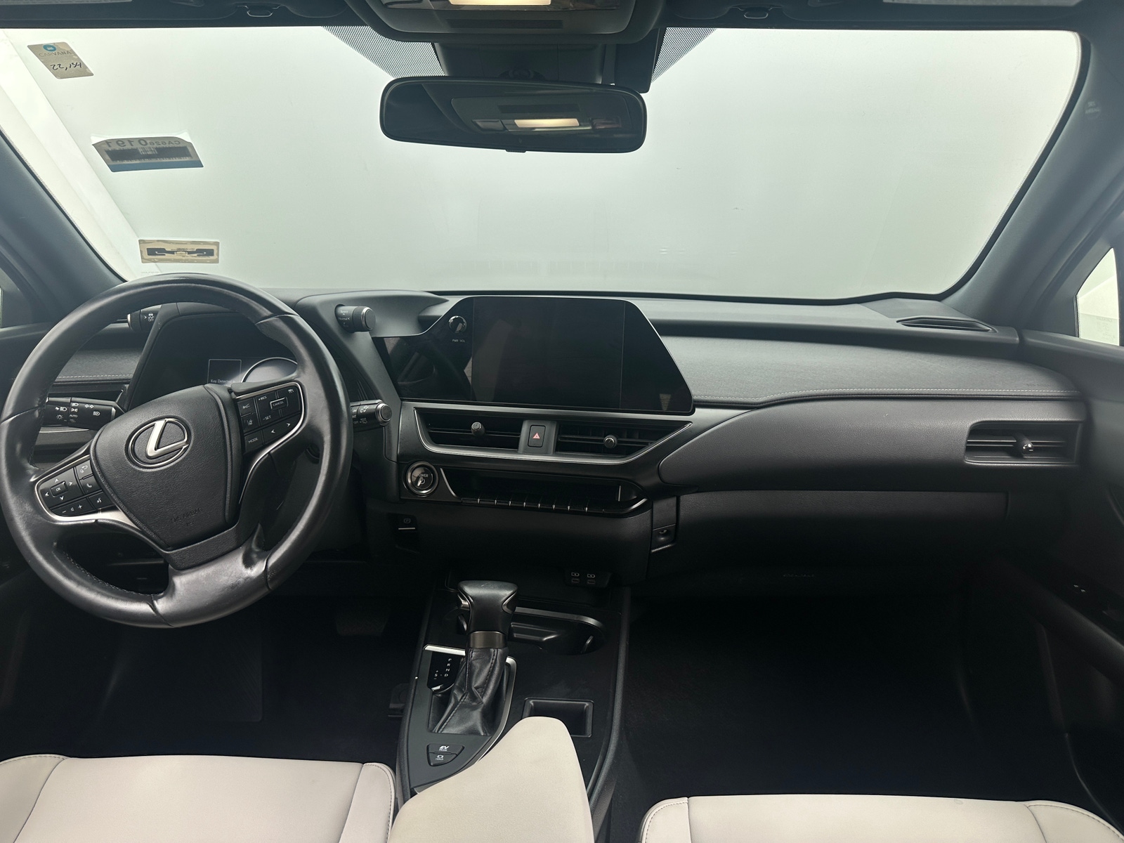 Thumbnail: 2024 Lexus UX - 3