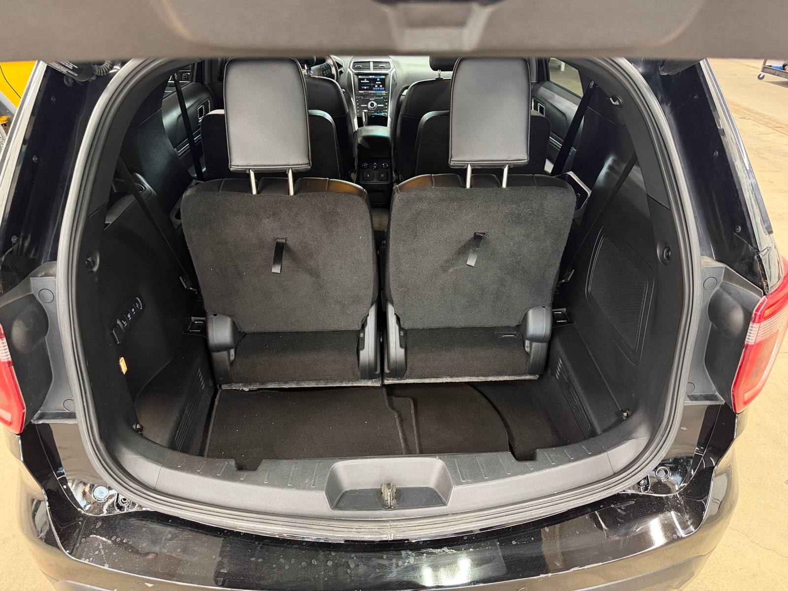 Thumbnail: 2016 Ford Explorer - 6