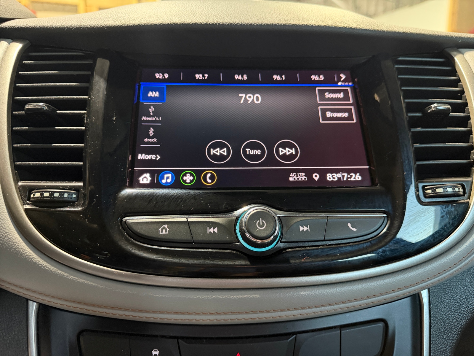 Thumbnail: 2020 Chevrolet Trax - 4