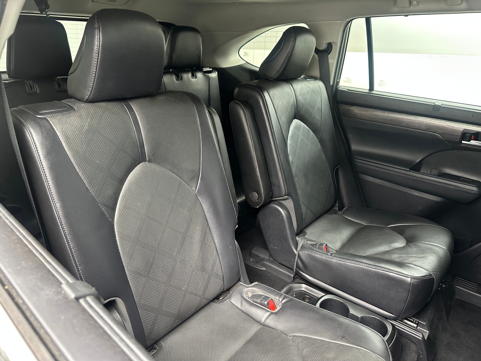 Thumbnail: 2022 Toyota Highlander - 5