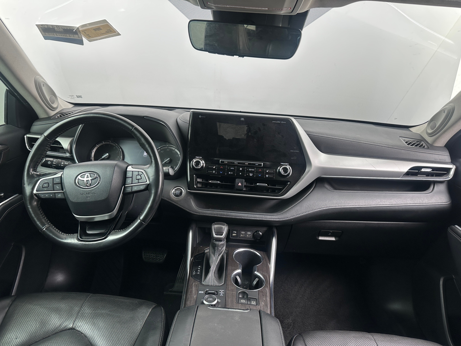Thumbnail: 2022 Toyota Highlander - 2