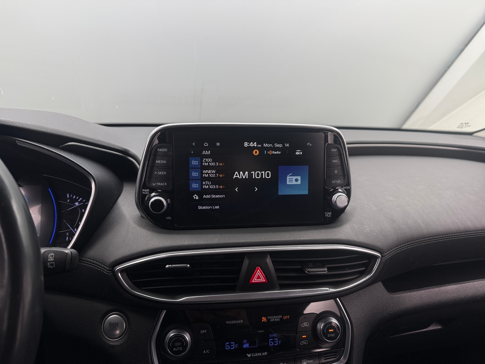 Thumbnail: 2020 Hyundai Santa Fe - 3