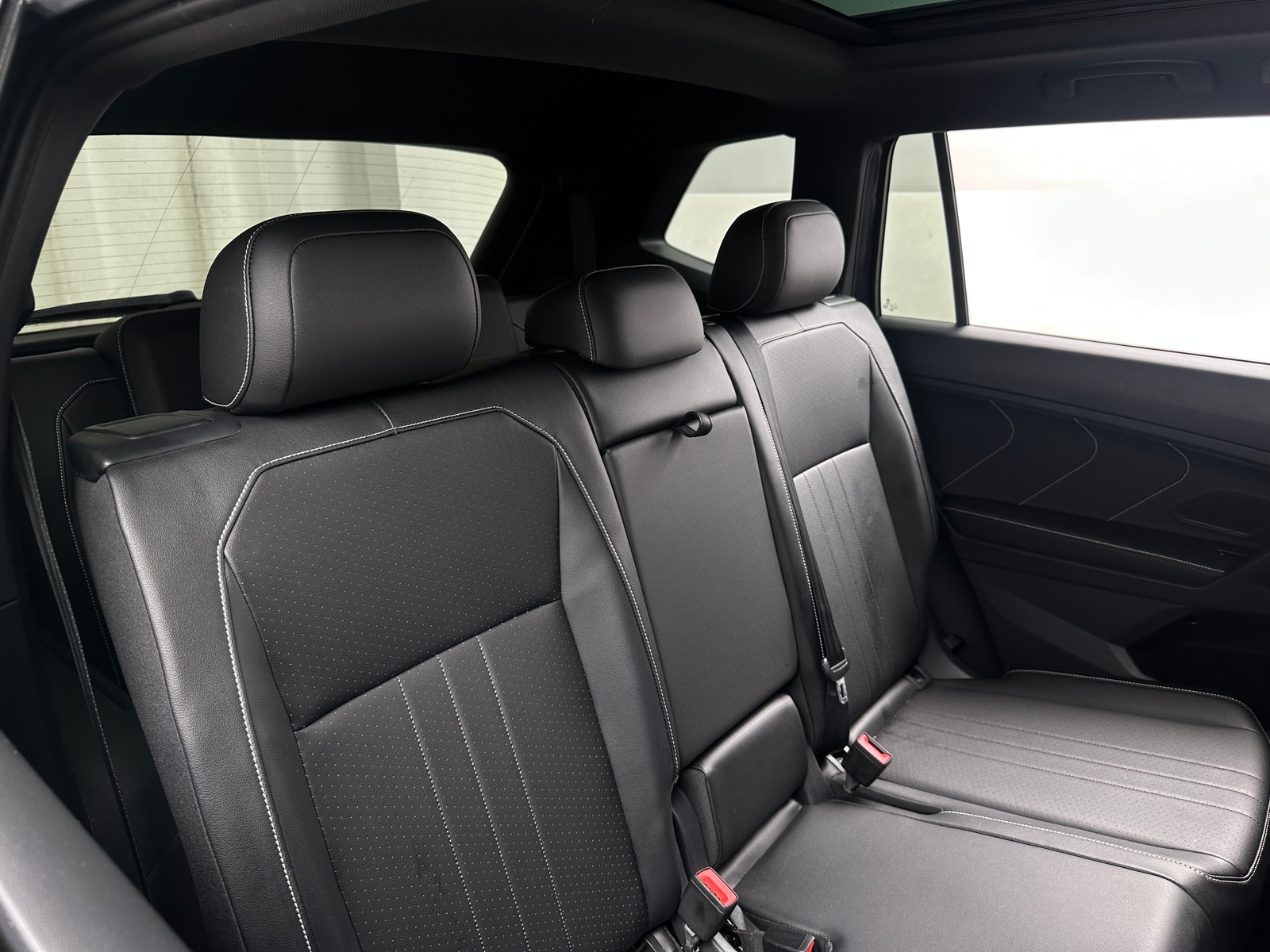 Thumbnail: 2022 Volkswagen Tiguan - 5