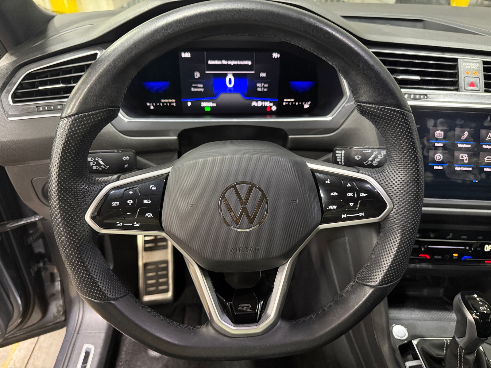Thumbnail: 2022 Volkswagen Tiguan - 4