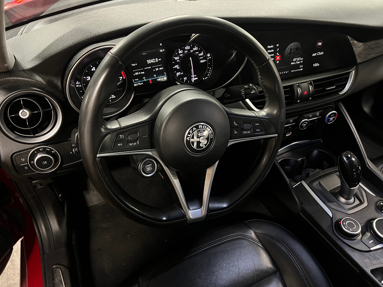Thumbnail: 2019 Alfa Romeo Giulia - 4