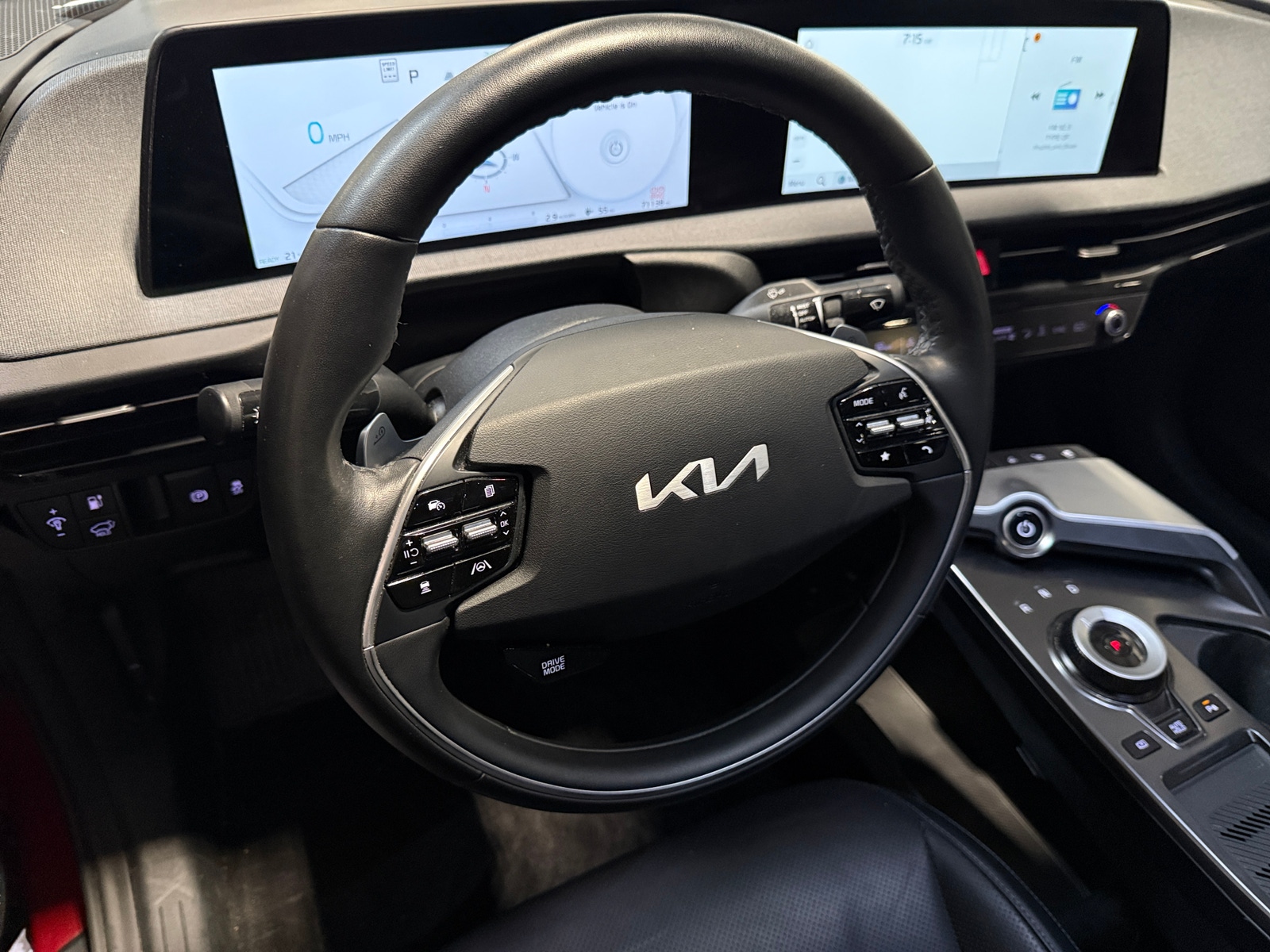 Thumbnail: 2022 Kia EV6 - 4