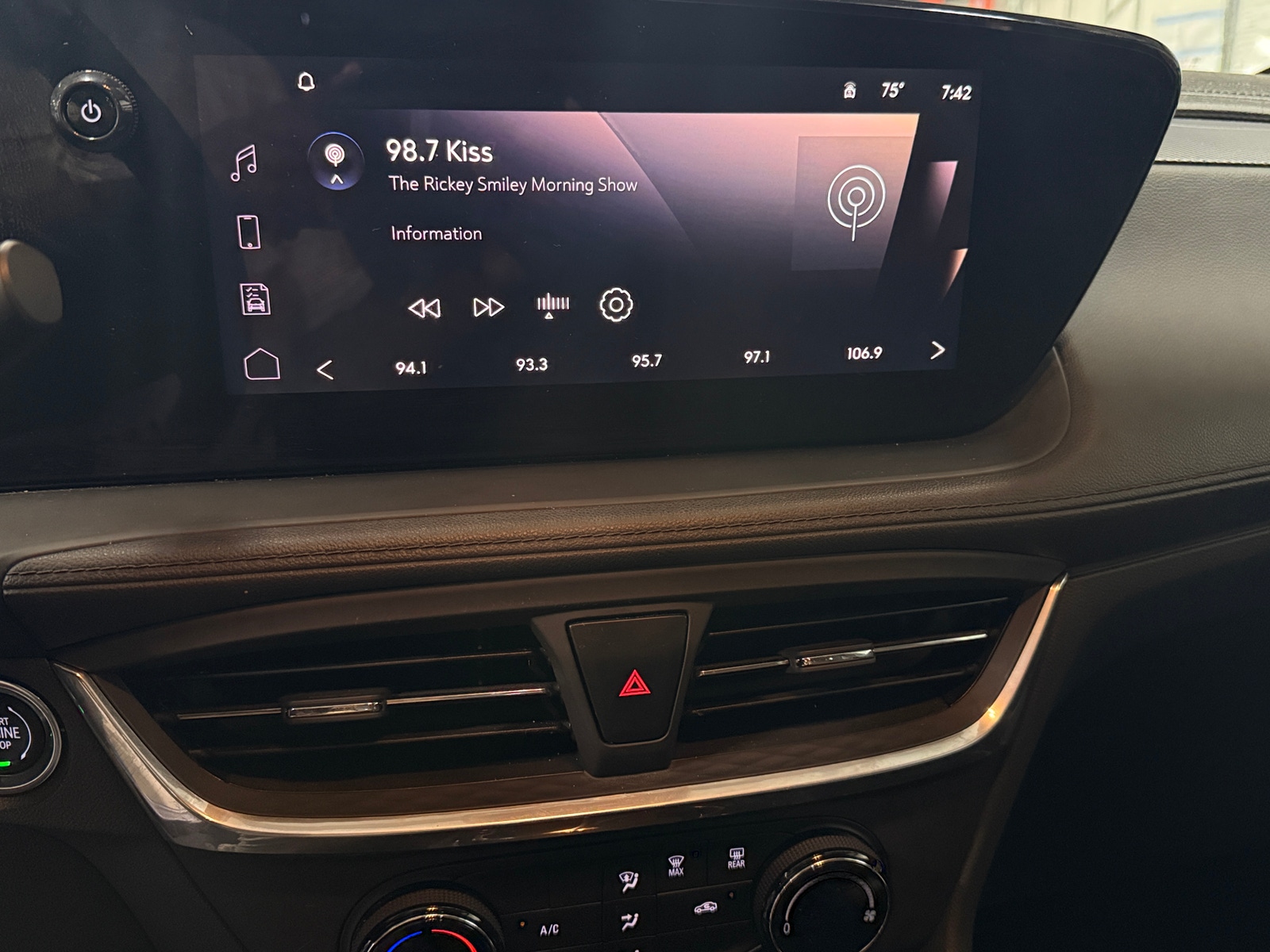 Thumbnail: 2024 Buick Encore GX - 3