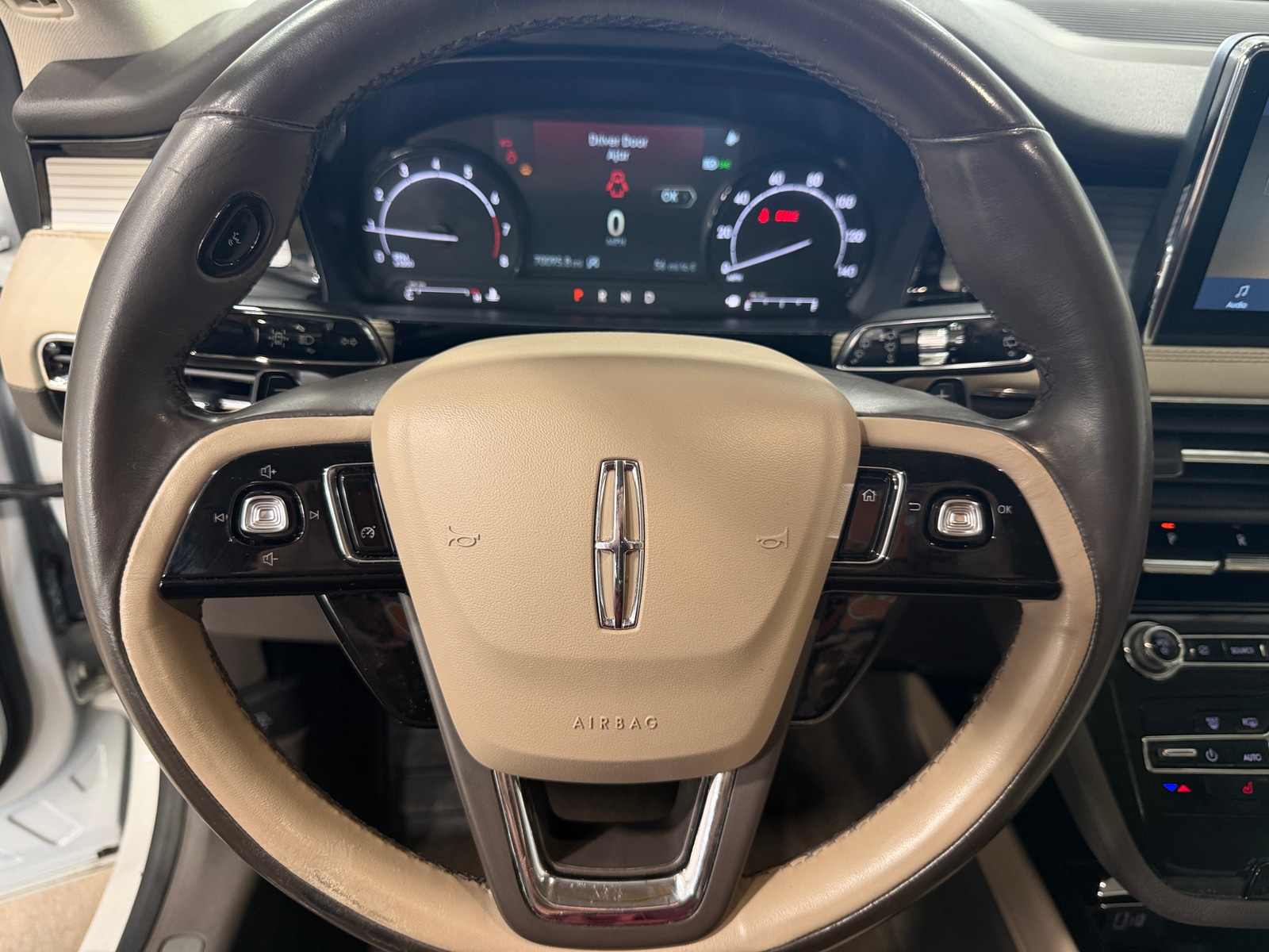 Thumbnail: 2020 Lincoln Corsair - 4