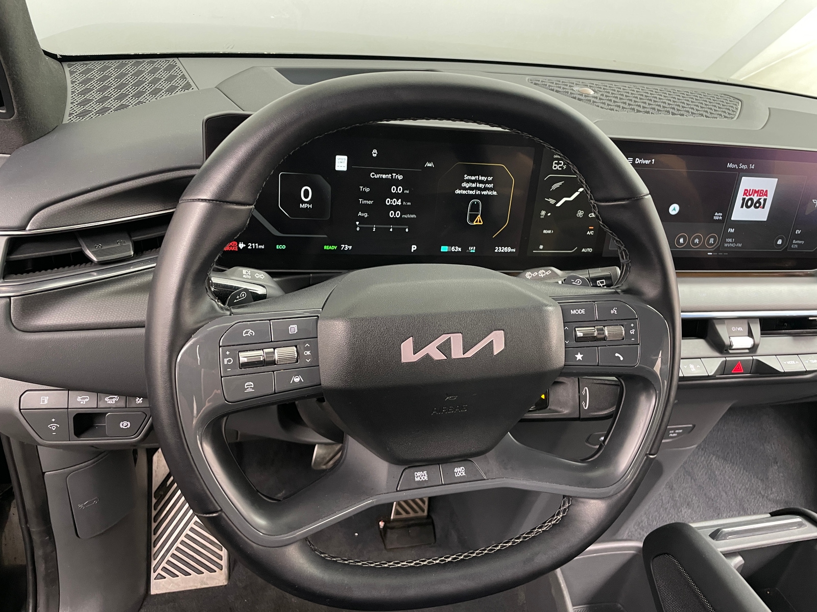 Thumbnail: 2024 Kia EV9 - 4