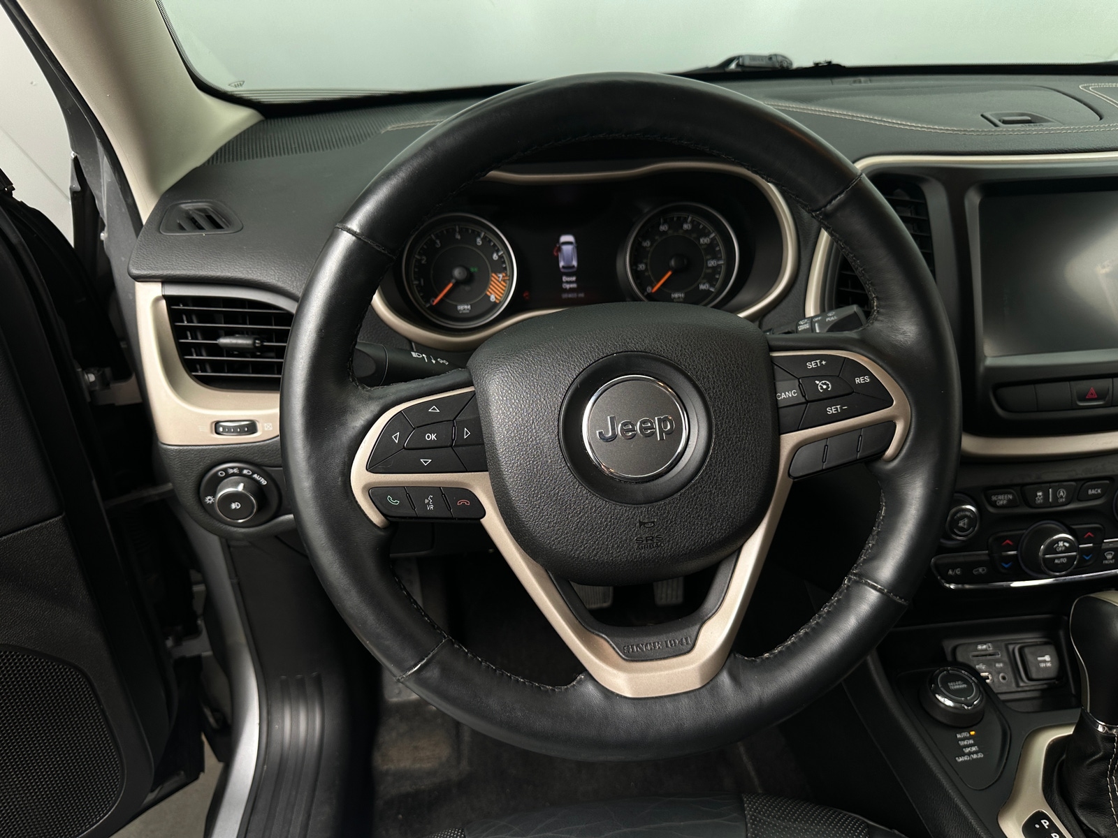 Thumbnail: 2015 Jeep Cherokee - 4