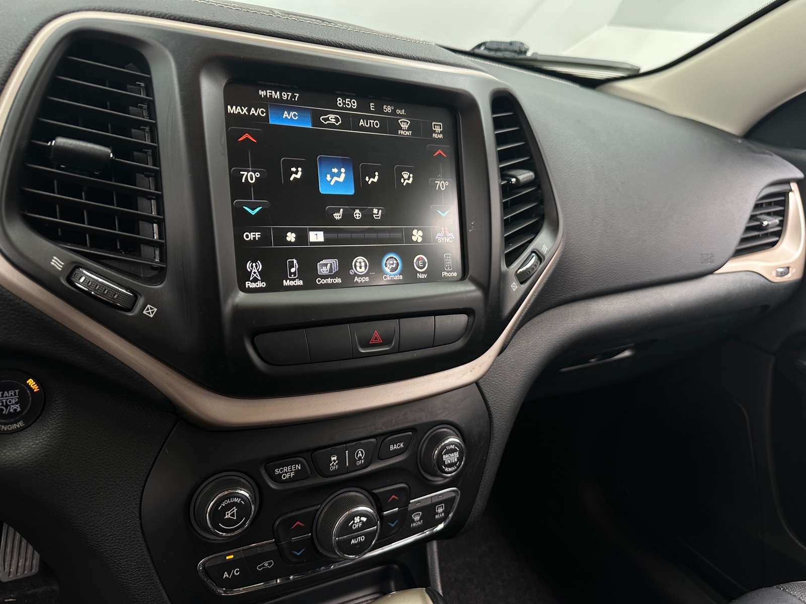 Thumbnail: 2015 Jeep Cherokee - 3