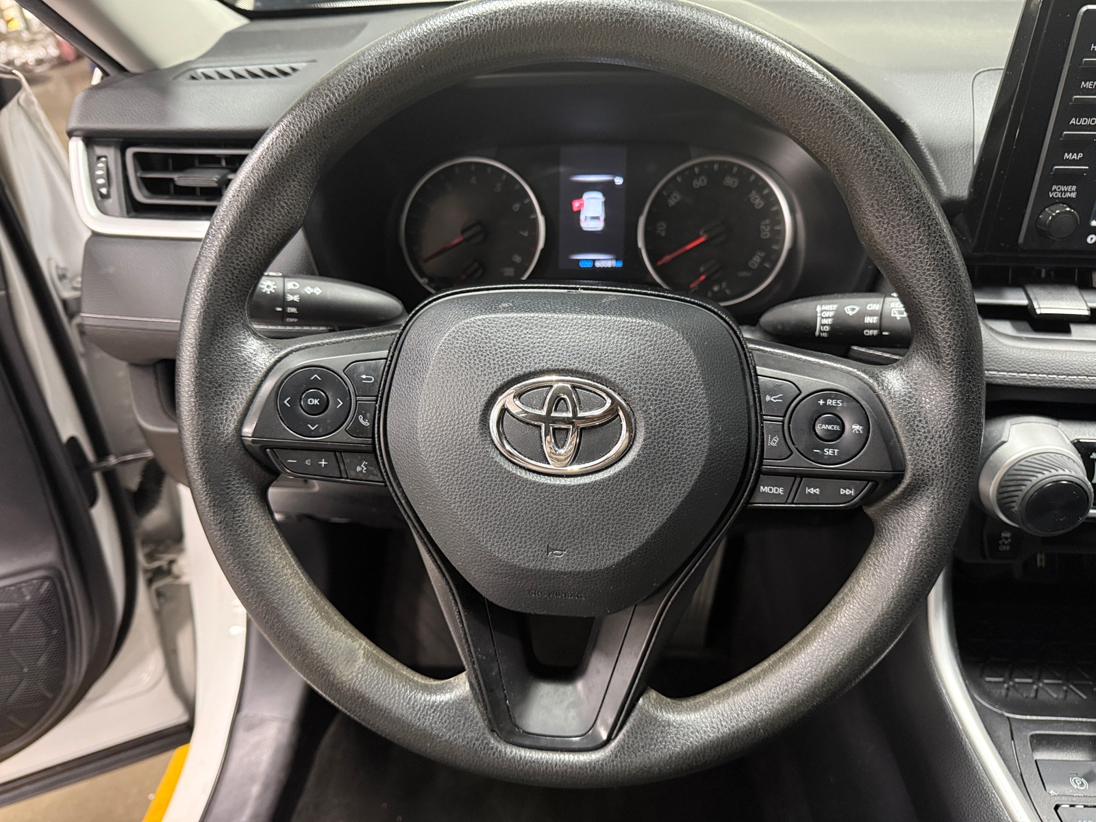 Thumbnail: 2022 Toyota RAV4 - 5